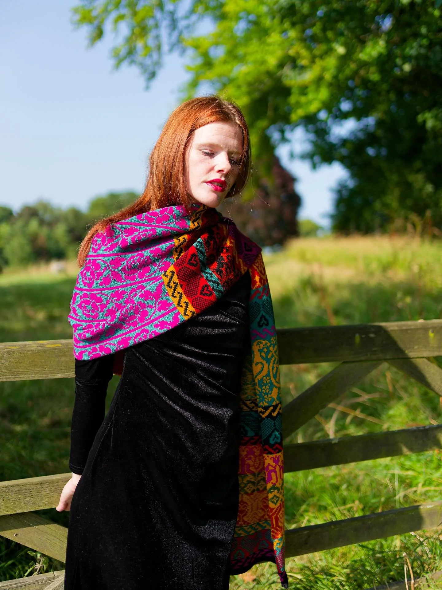 ✨Sale✨
I&rsquo;ve added a Sample Sale page to my website with four stunning samples &hearts;️
Each has been featured in a few photo shoots and is now available at a wonderful value👌link in bio!

@siobhan_blackburn 🔥
@thisisryansframe 📷

#samplesal