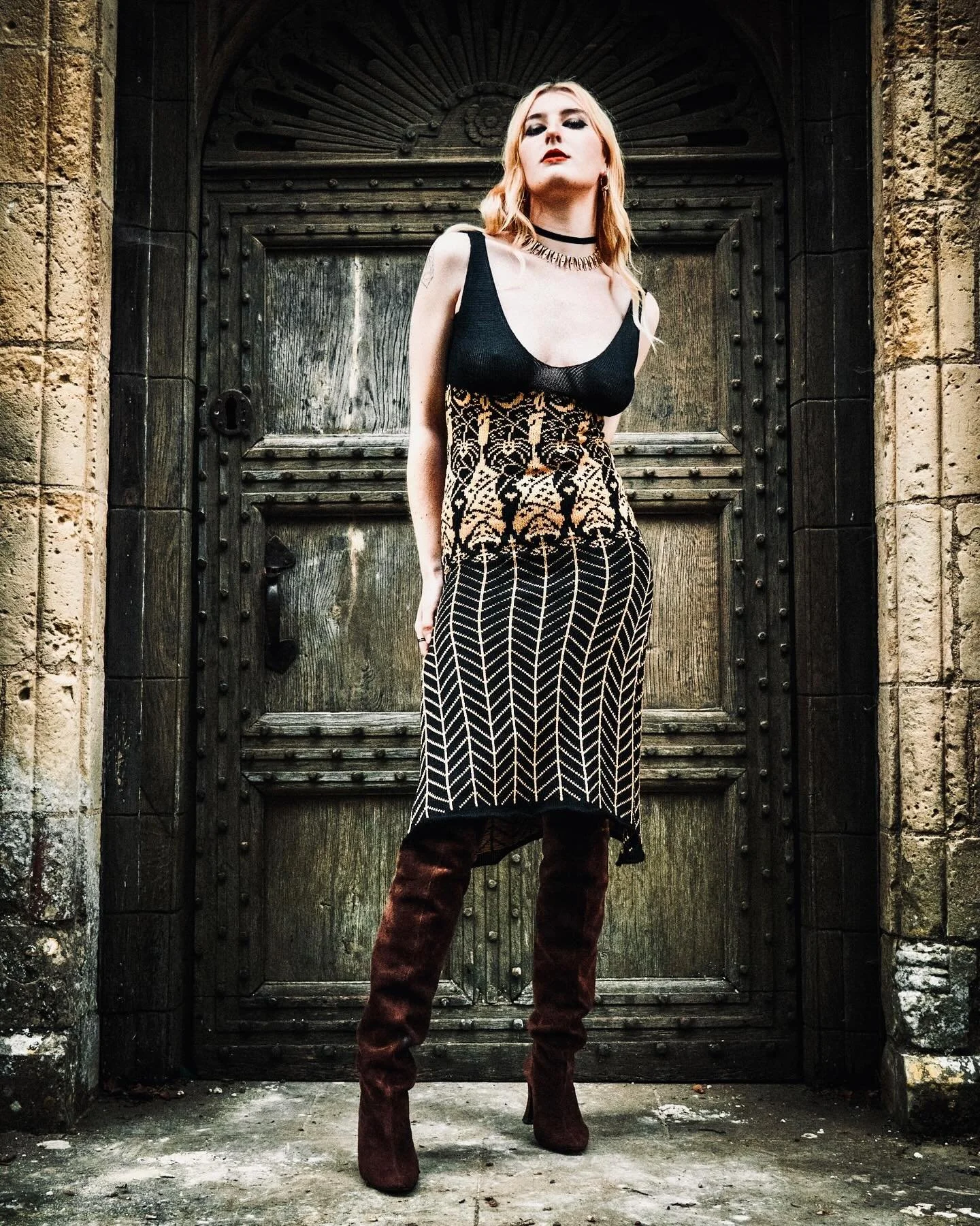 GORGEOUS 🔥🔥 and the dress!! 🦇🦇
My Dreaming Bats Dress knitted Dress in black &amp; gold merino is still available 🖤🖤
Link in bio to have a peek 😻

@thisisryansframe 📷
@_char_wool &hearts;️&hearts;️

#handmade #artist #artisanmade #artisnaltex