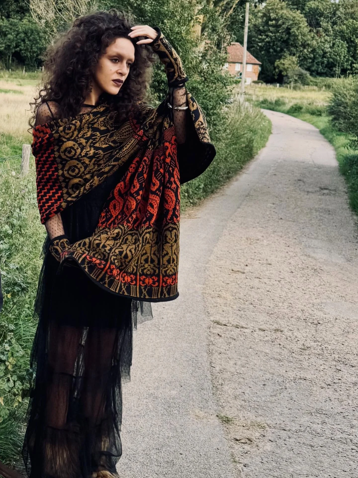 My favourite set 🖤 the Arcana Shawl with matching mitts 😻 Tap the link in my bio to purchase!

@lovezwinona 🔥
@kasia_perdion 👌

#thehangedman #knittedmittens #tarotcardart #folkloreartist #knittedmagic #darkaesthetics #darkfashionstyle #gothfashi