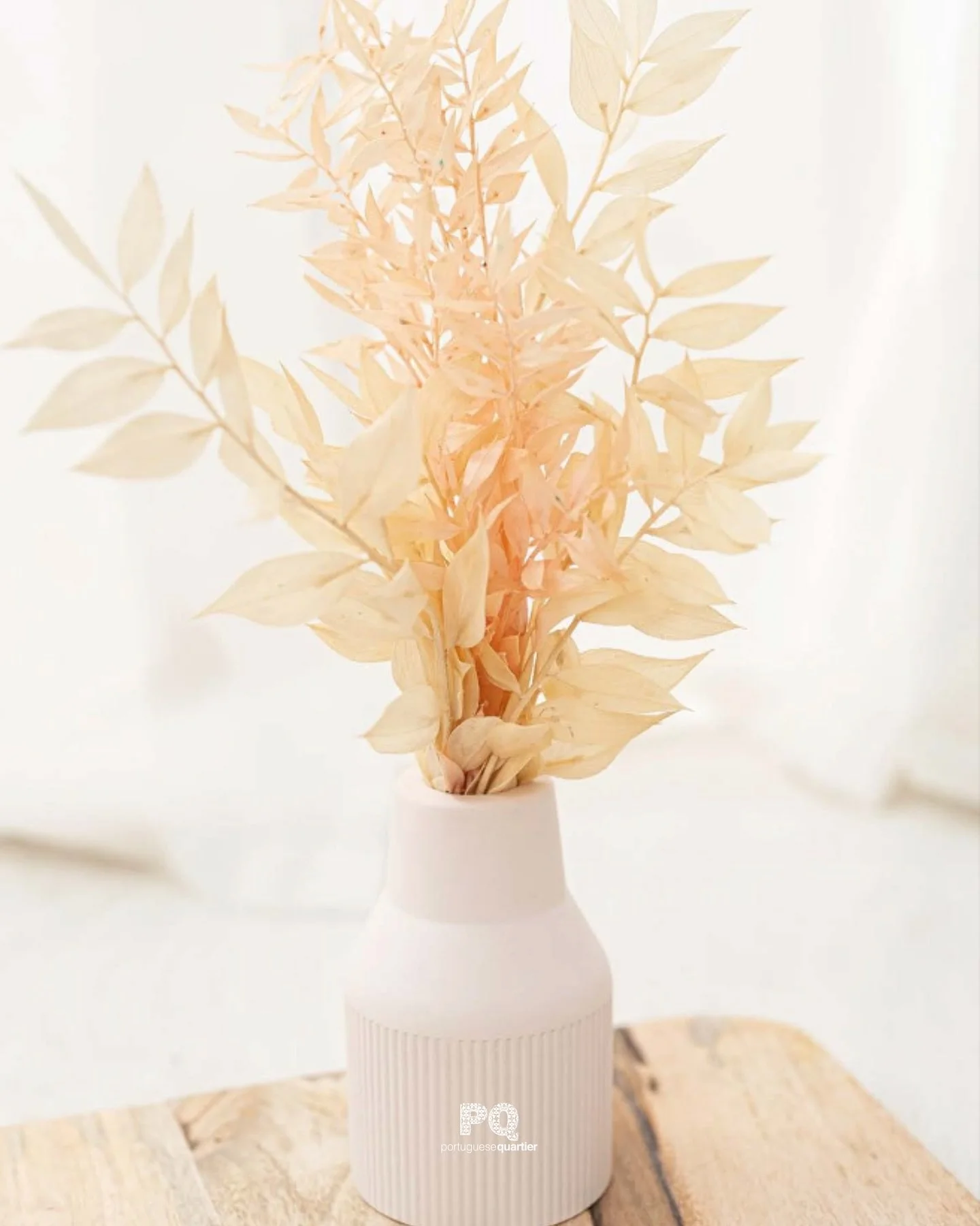 Natural forms. Honest materials. Quiet beauty.
Discover the subtle charm of @mineral_organic.crafts ✨