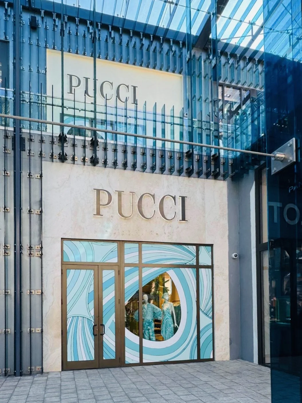 pucci-visual merchandising-visual merchandiser-store concept-scenography-display-props-pop up-retail-windows-art Basel Miami-art Basel-art Basel Miami 2025-Camille Miceli-window concept-print-iride-passepartout