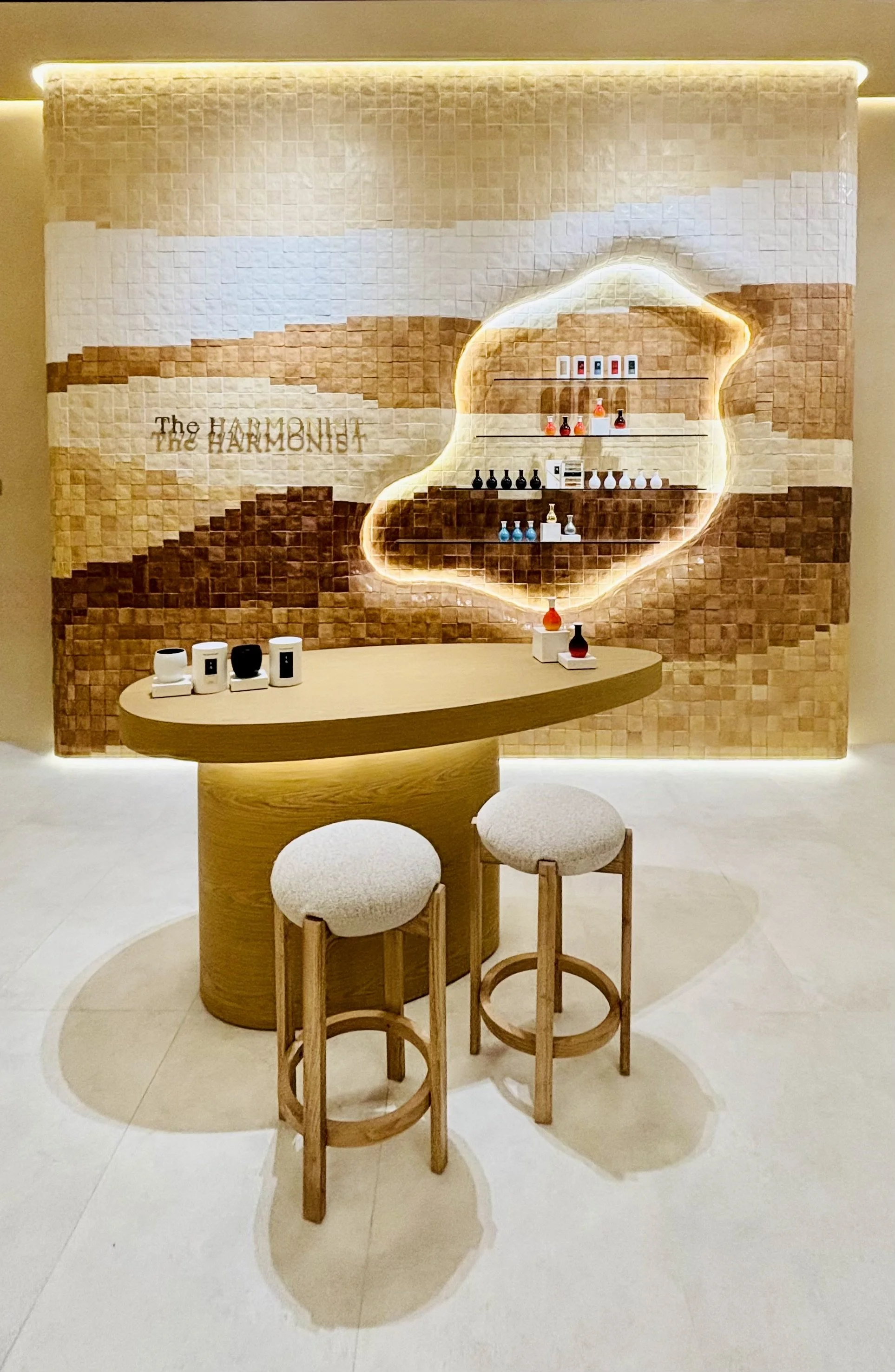 flagship-theharmonist-twinespace-lolatill-droledemonsieur-visual merchandising-visual merchandiser-store concept-scenography-display-props-retail-windows 