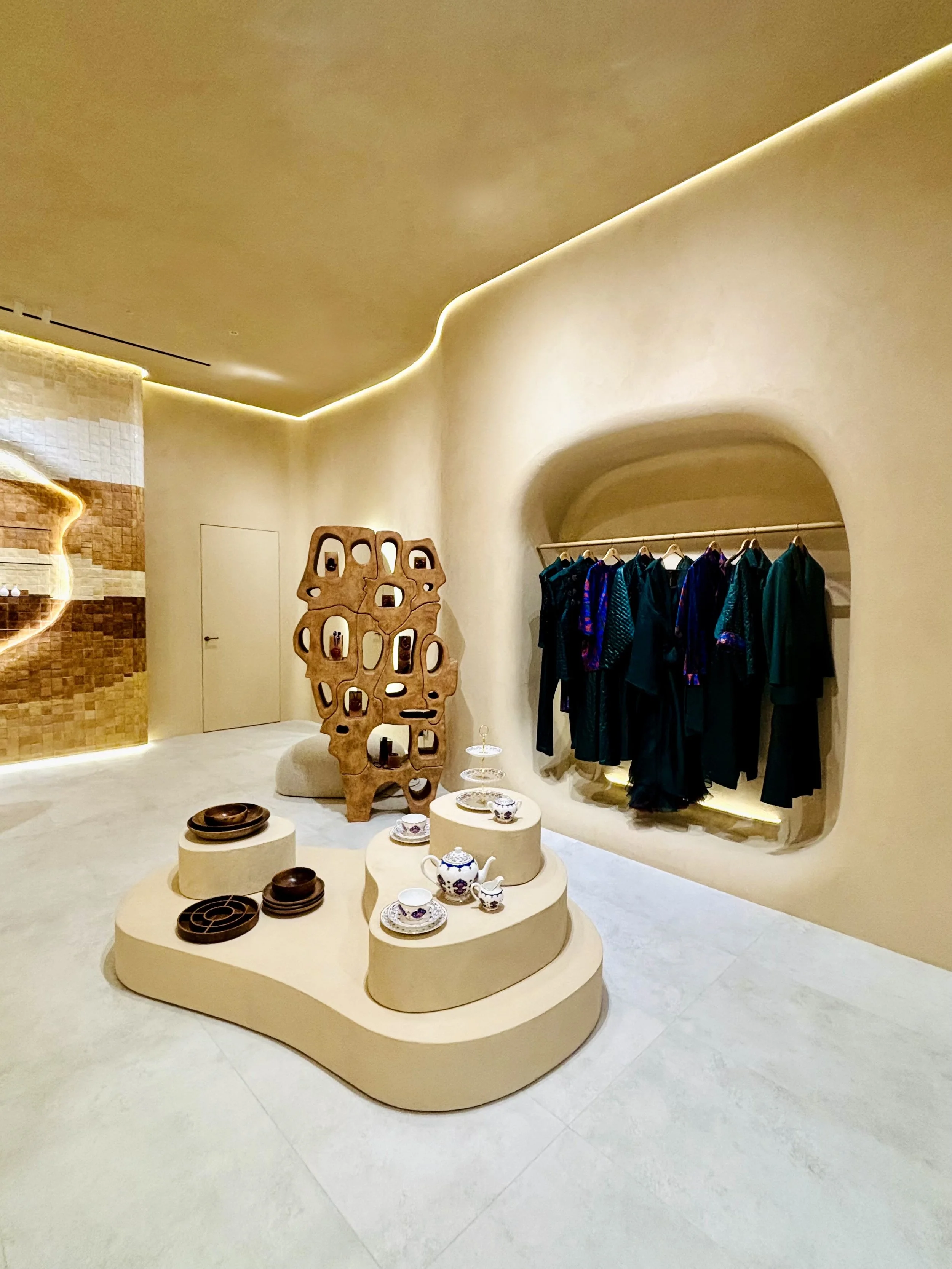 flagship-theharmonist-twinespace-lolatill-droledemonsieur-visual merchandising-visual merchandiser-store concept-scenography-display-props-retail-windows 