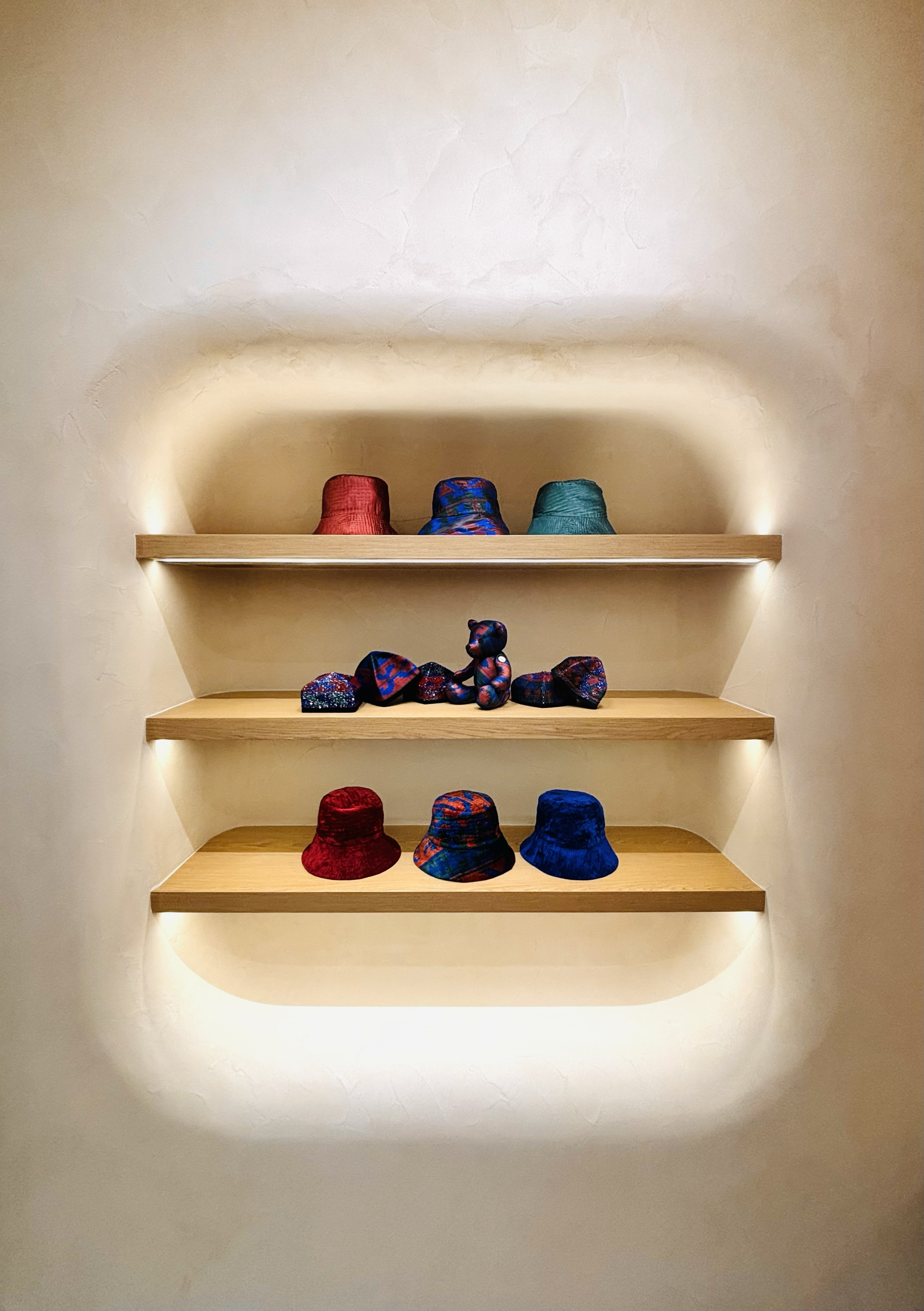 flagship-theharmonist-twinespace-lolatill-droledemonsieur-visual merchandising-visual merchandiser-store concept-scenography-display-props-retail-windows 