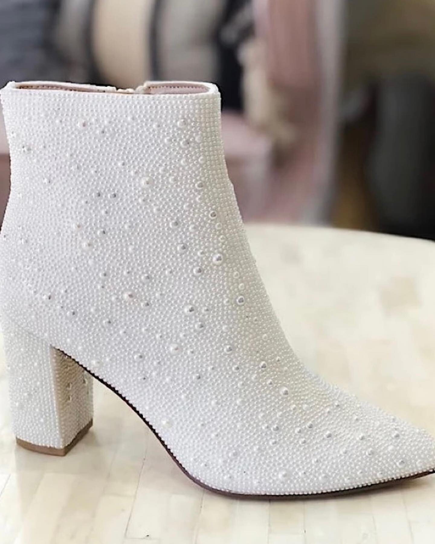 Item of the Week!!!! 
These beauties just arrived. They are even prettier in person. Spice up your outfit with these eye catching booties. 

https://www.lsfboutique.com/shop/p/white-pearl-bootie