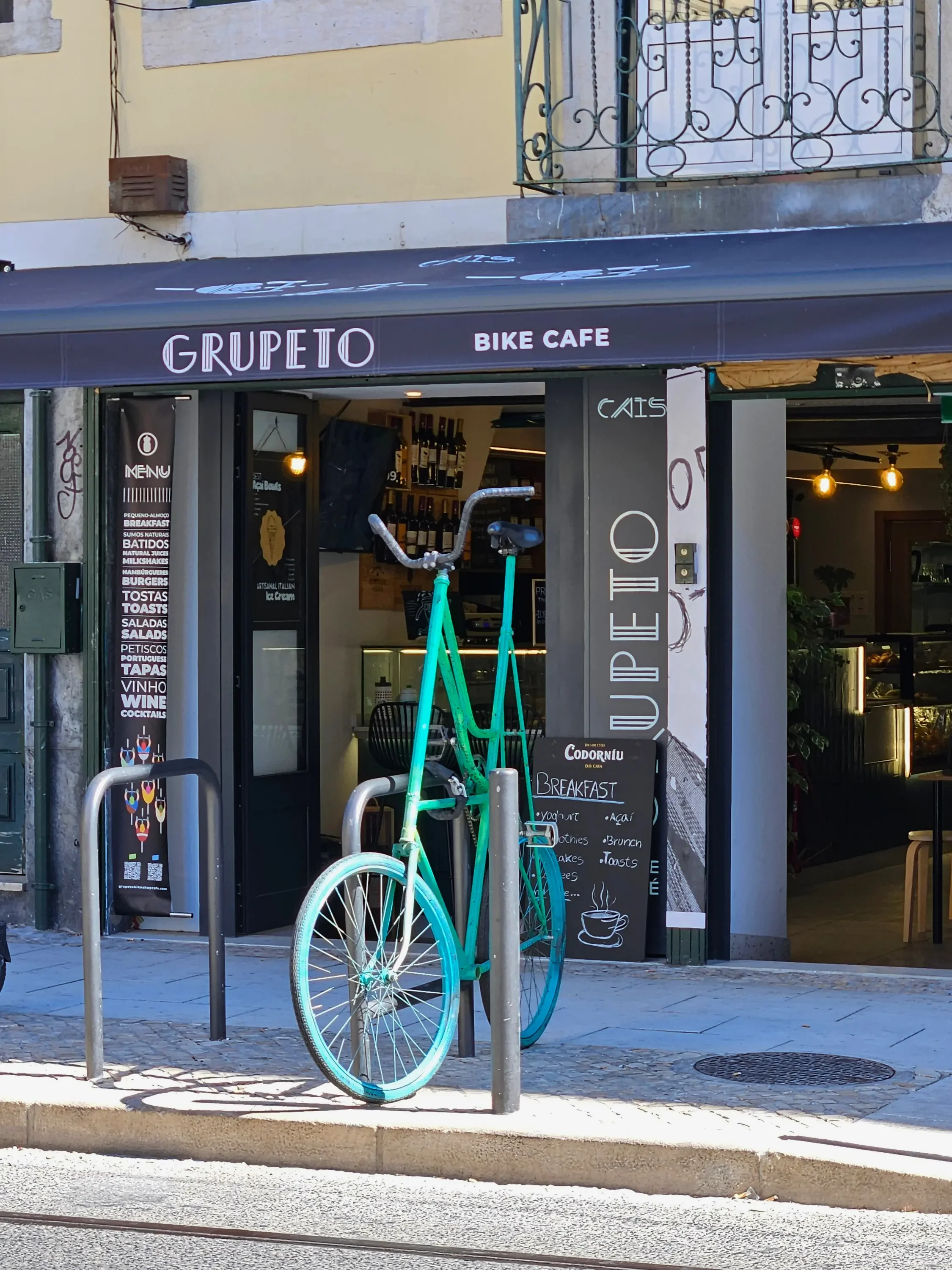 grupeto cafe cais vista rua