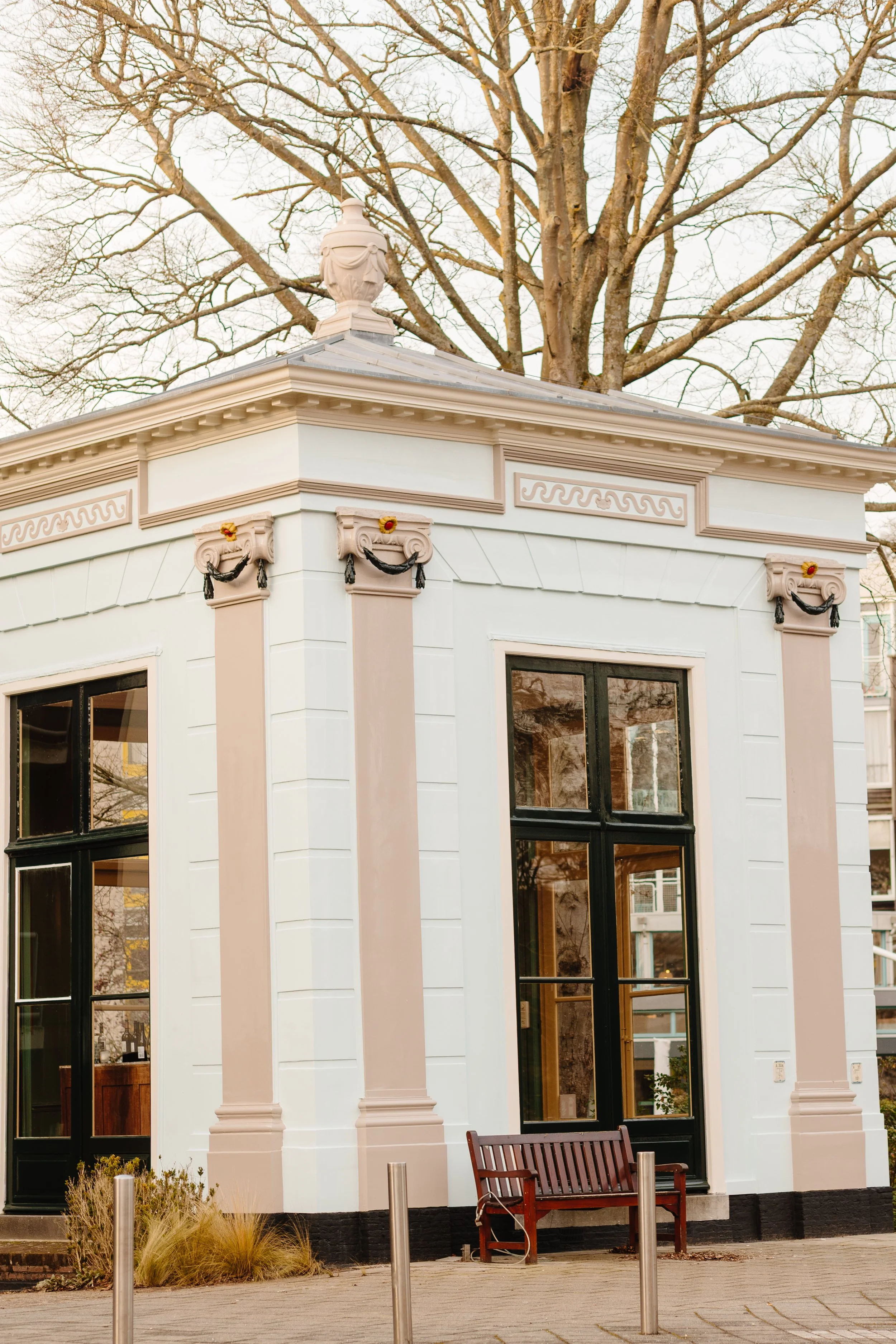 Theekoepel buitenkant Locael