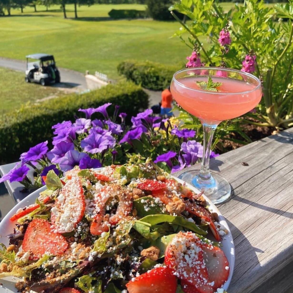 Is it too soon for a Summer Friday? 

Drop a ☀️in the comments if you&rsquo;re planning to finish early to enjoy the amazing weather. 

#odeensbbq #ridgefieldgolfcourse #outdoordining #restaurantsct #ridgefieldct 
#bbqct #bbqlife