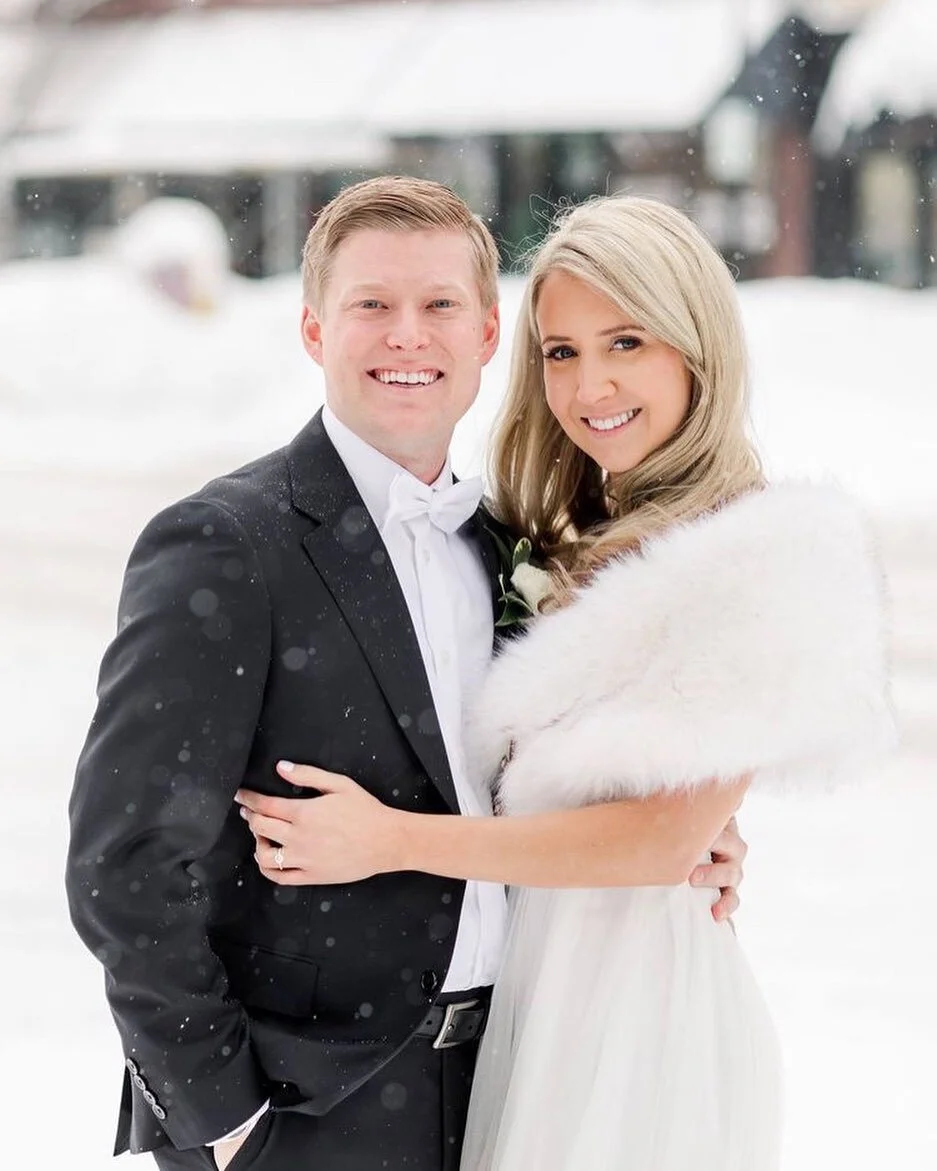 There&rsquo;s something extra dreamy about a snowy wedding day ❄️✨