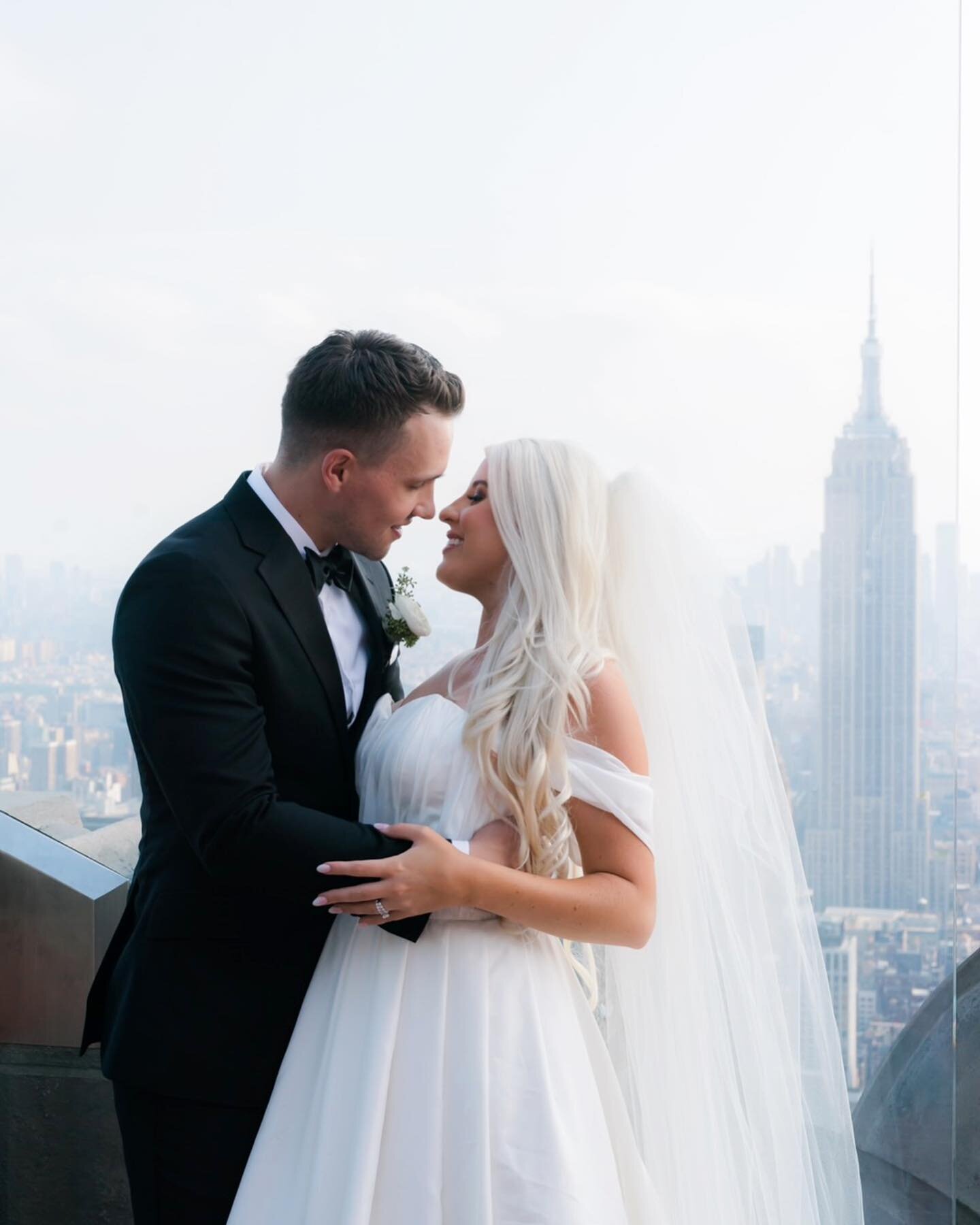 Wishing the happiest anniversary to the Dahls! Forever one of my favorite weddings to have been a part of. Cheers to many more! 💕