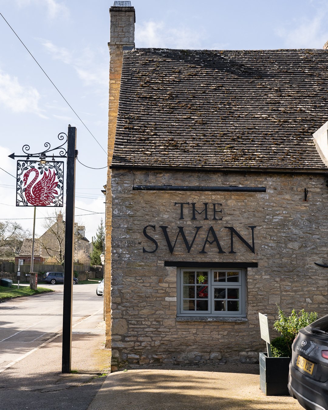 The Swan at Ascott under Wychwood - a Lionhearth Pub