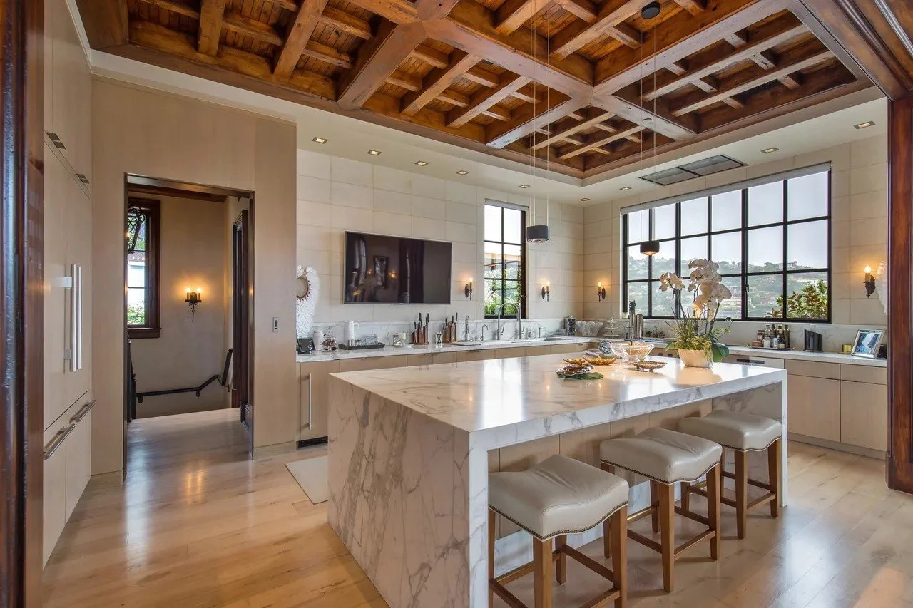 Kitchen Island & Sink Wall.jpg