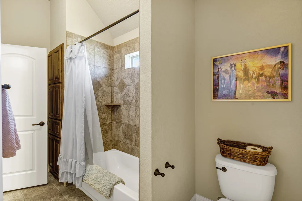 40-Modlux.Media.100 Ellis Pond Ct_DSC06152.jpg