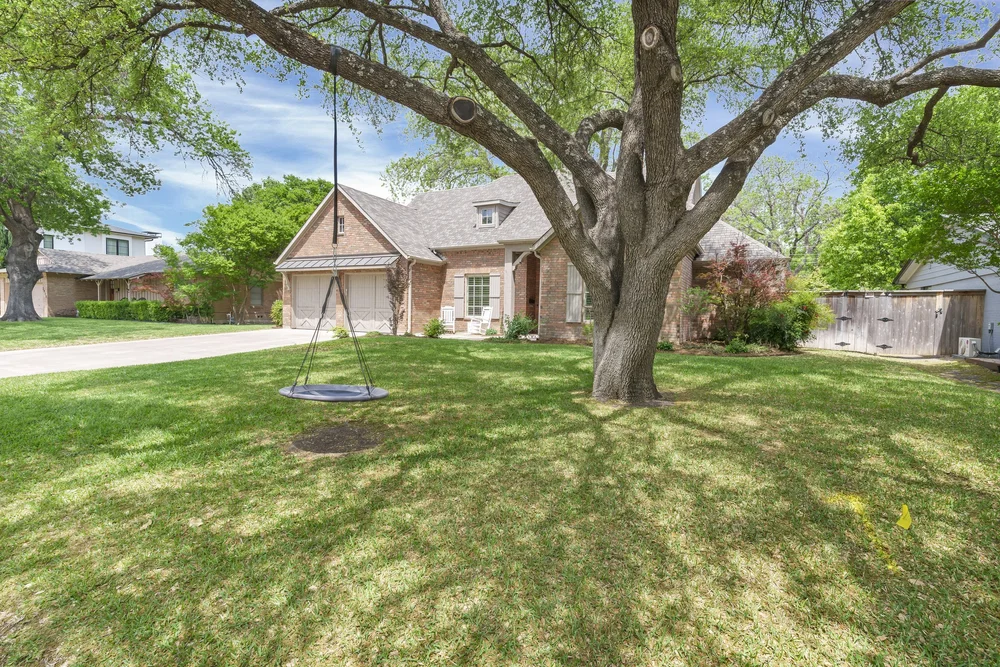 02-Modlux.Media.3908 Lynncrest Dr_DSC02106.jpg