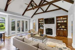 08-Modlux.Media.3908 Lynncrest Dr_DSC02136.jpg