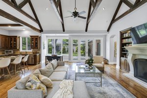 14-Modlux.Media.3908 Lynncrest Dr_DSC02166.jpg