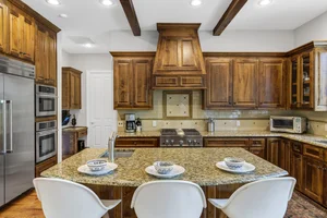 16-Modlux.Media.3908 Lynncrest Dr_DSC02176.jpg