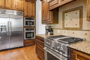18-Modlux.Media.3908 Lynncrest Dr_DSC02186.jpg