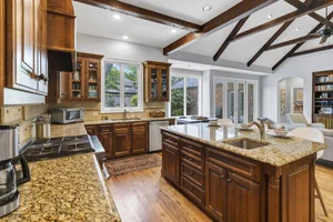 20-Modlux.Media.3908 Lynncrest Dr_DSC02196.jpg