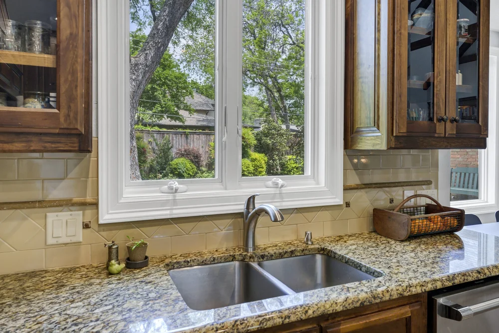 21-Modlux.Media.3908 Lynncrest Dr_DSC02201.jpg