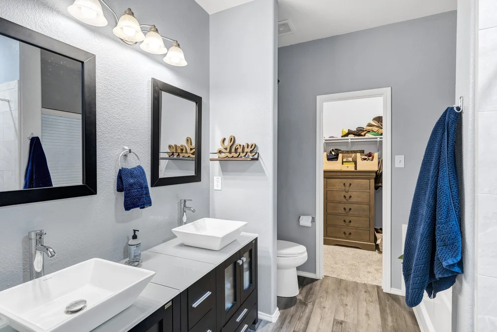 18-Modlux.Media.221 Brookdale_DSC05993.jpg