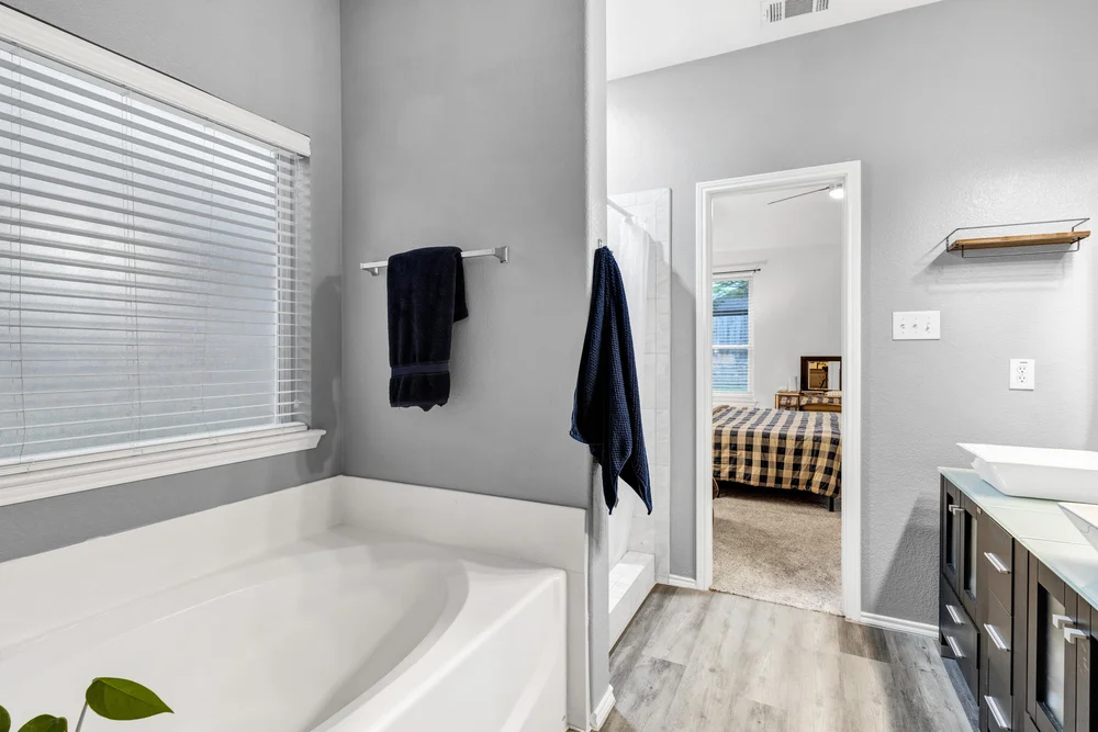 20-Modlux.Media.221 Brookdale_DSC06003.jpg