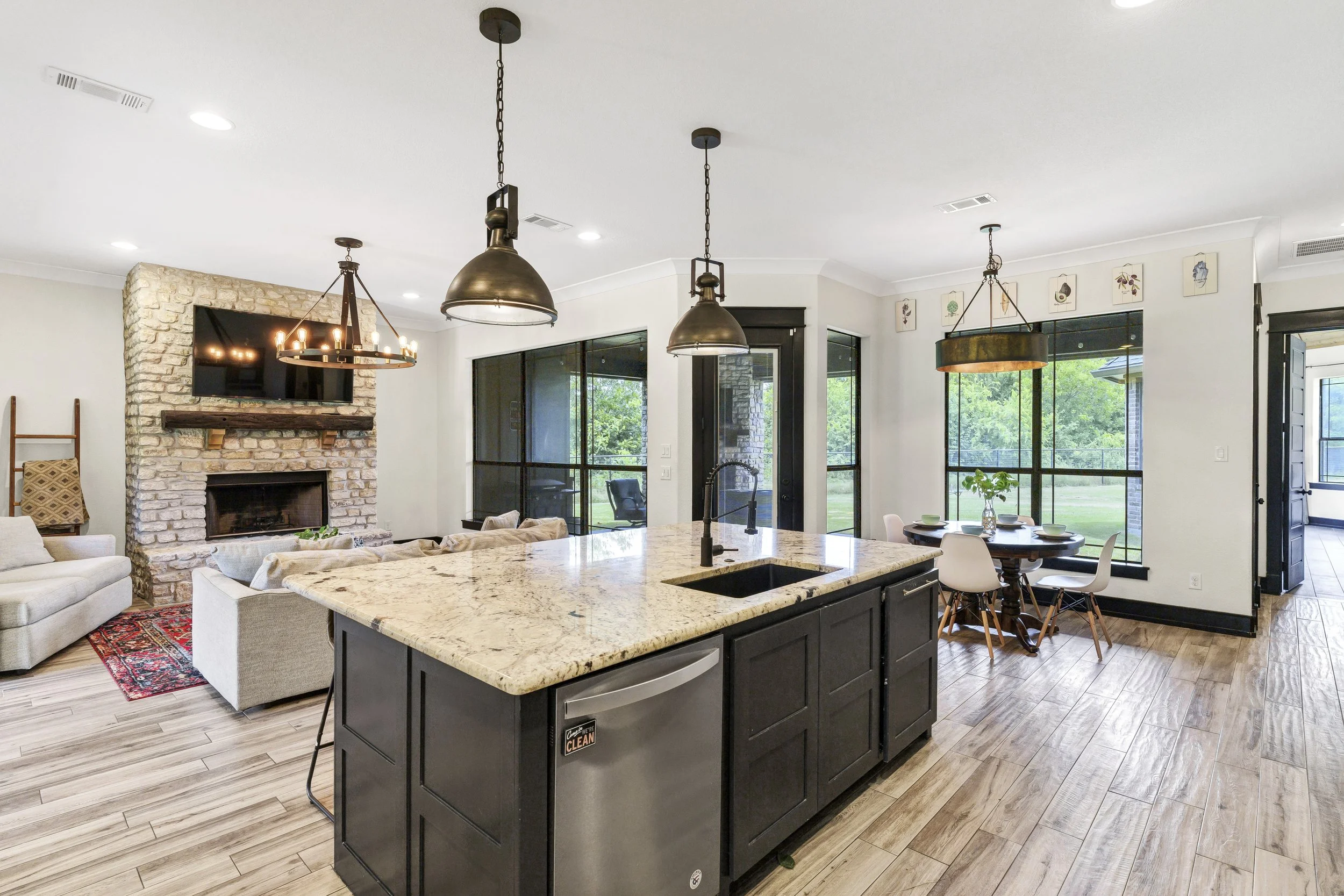 24-Modlux.Media.204 Wrigley Dr_DSC02480.jpg
