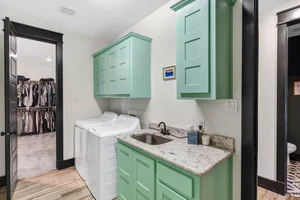 33-Modlux.Media.204 Wrigley Dr_DSC02525.jpg