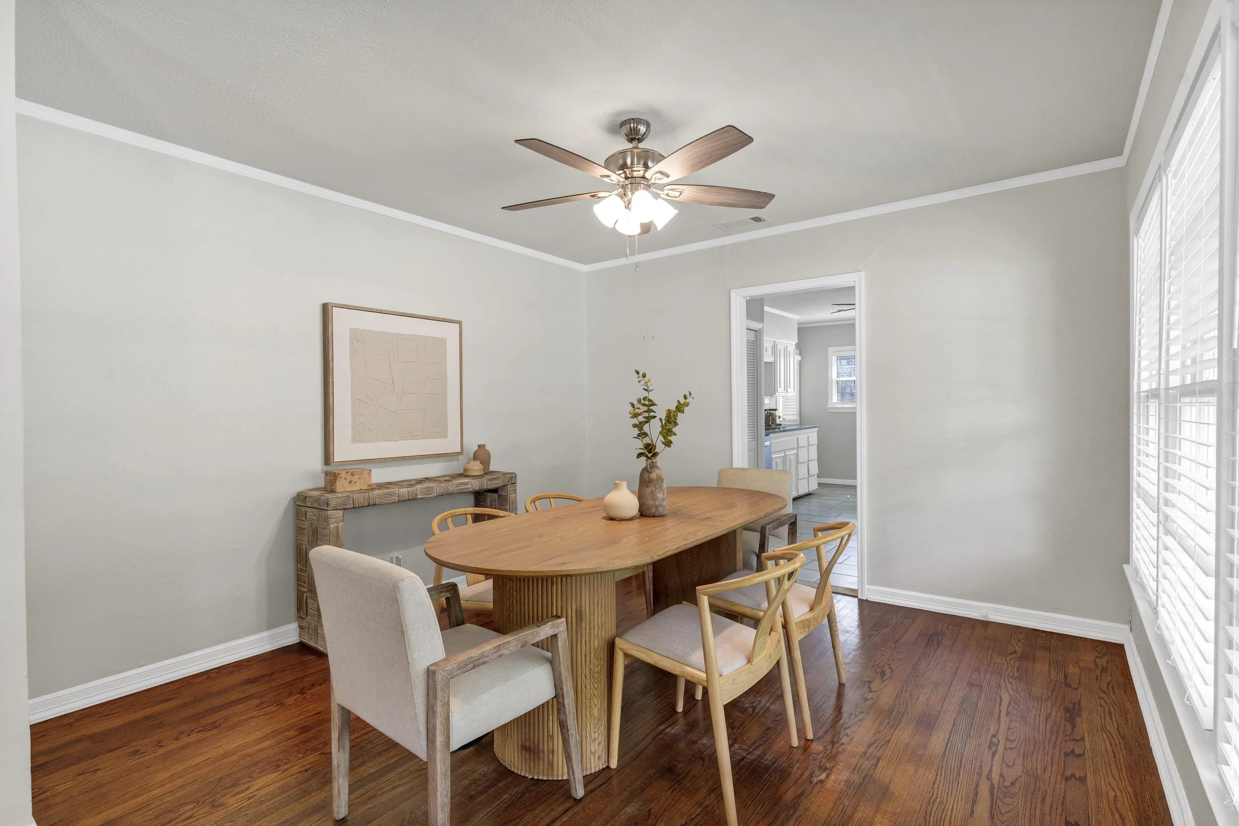 28-Modlux.Media.6441 Locke Ave_DSC09398.jpg