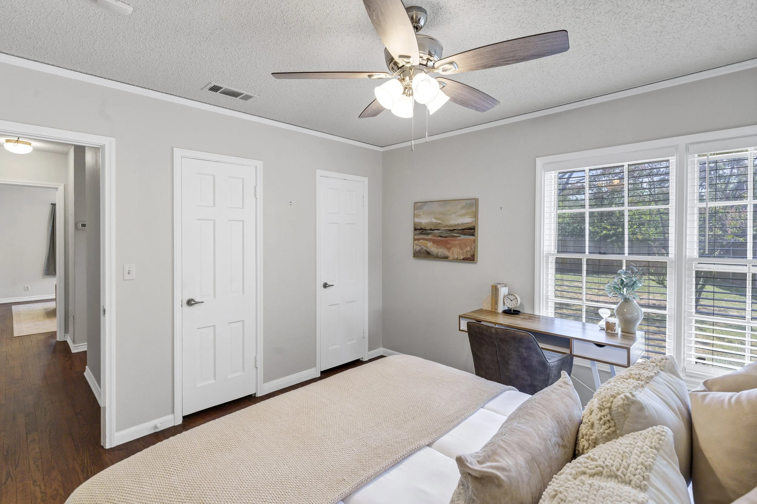 22-Modlux.Media.6441 Locke Ave_DSC09368.jpg