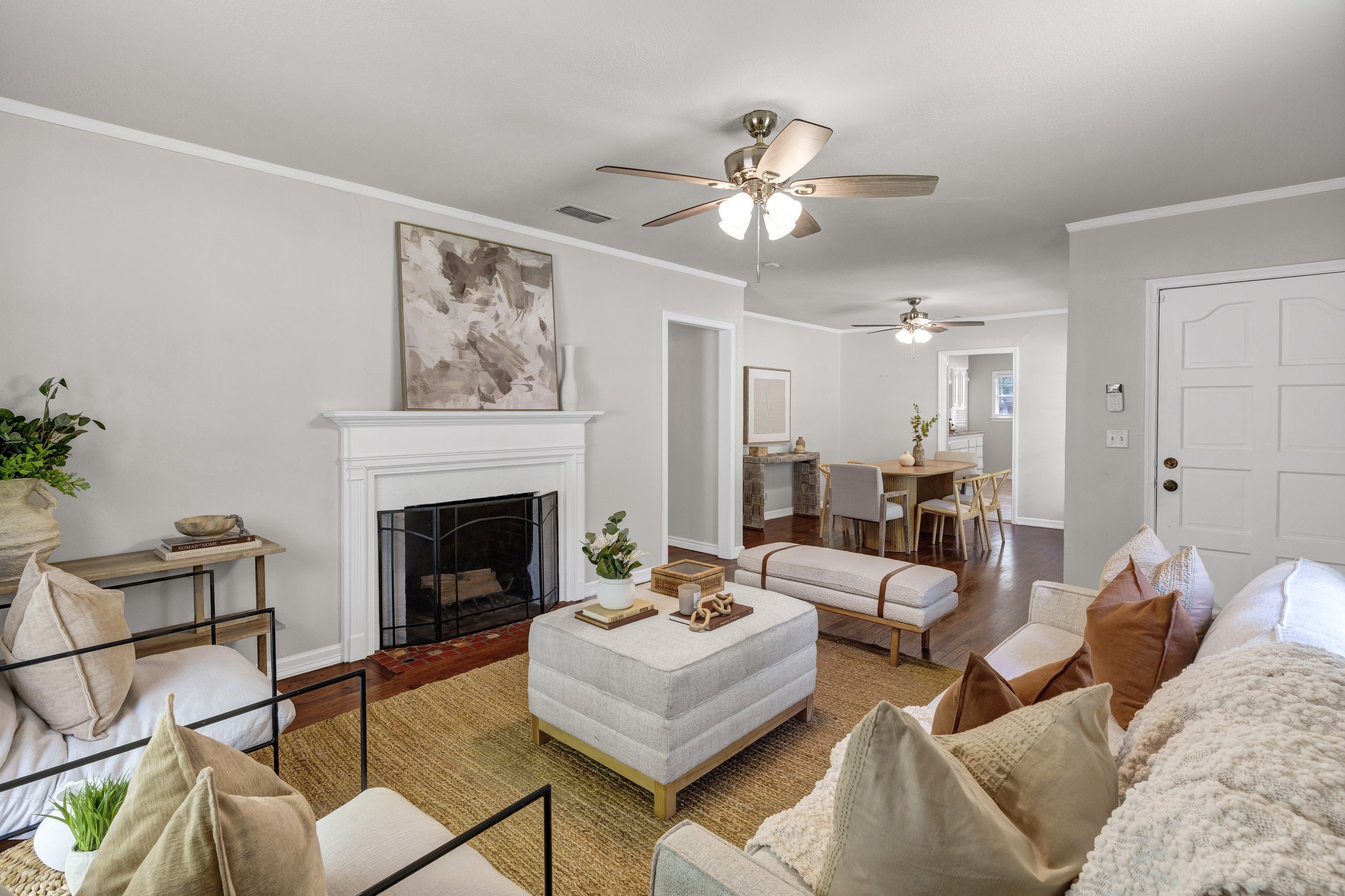 10-Modlux.Media.6441 Locke Ave_DSC09298.jpg