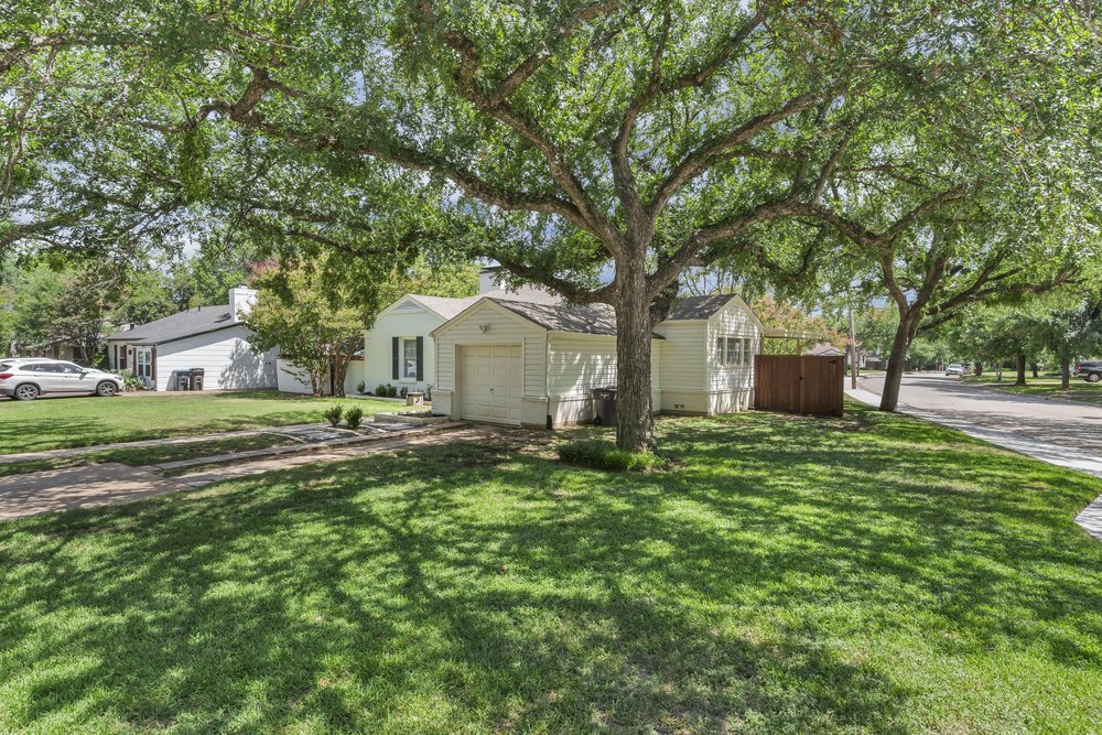 04-Modlux.Media.6441 Locke Ave_DSC09258.jpg