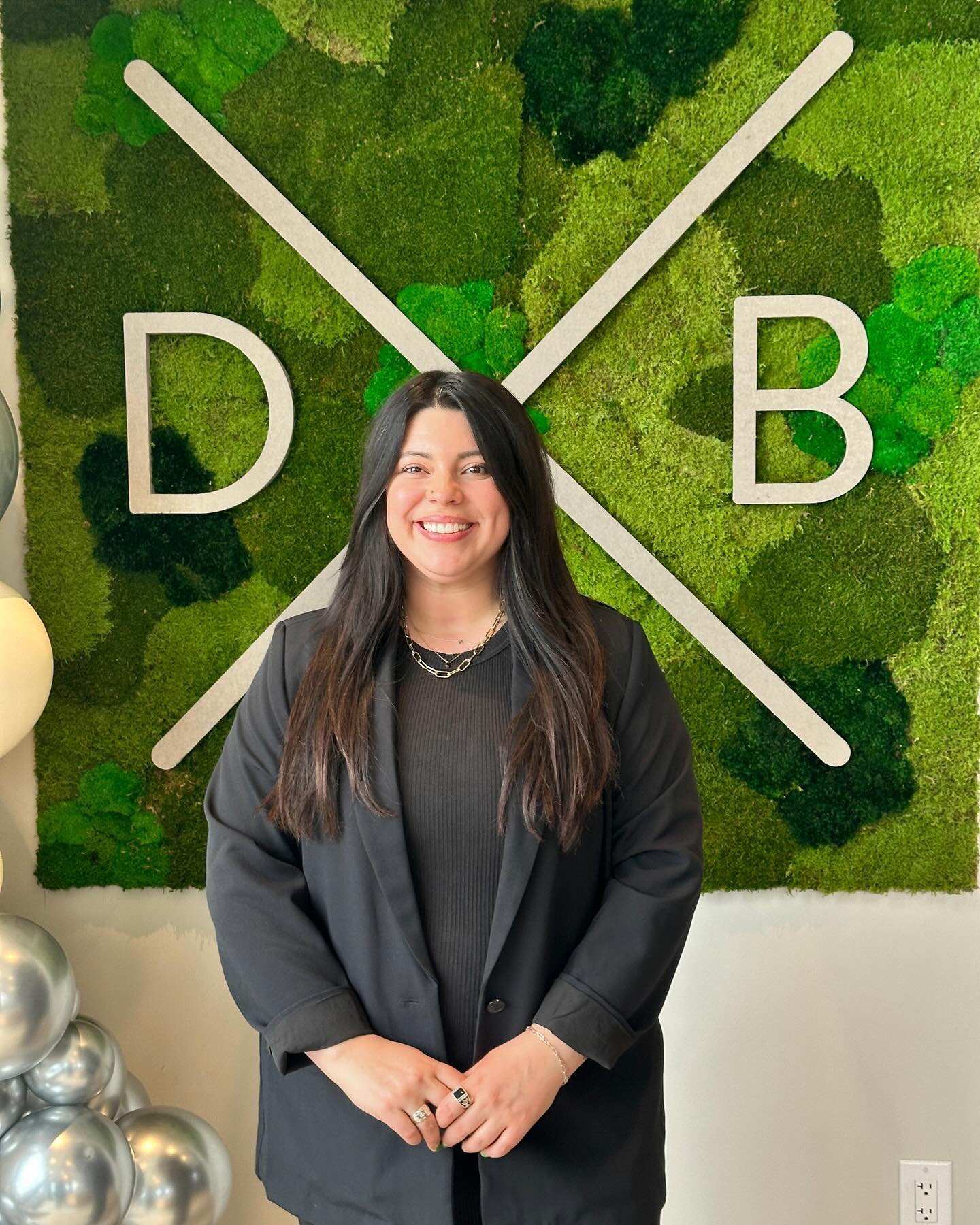 Meet our new Leasing Consultant - Courtney! Please  join us in welcoming her to The Darby! Schedule your apartment home tour with her today 816-319-4971 🎉