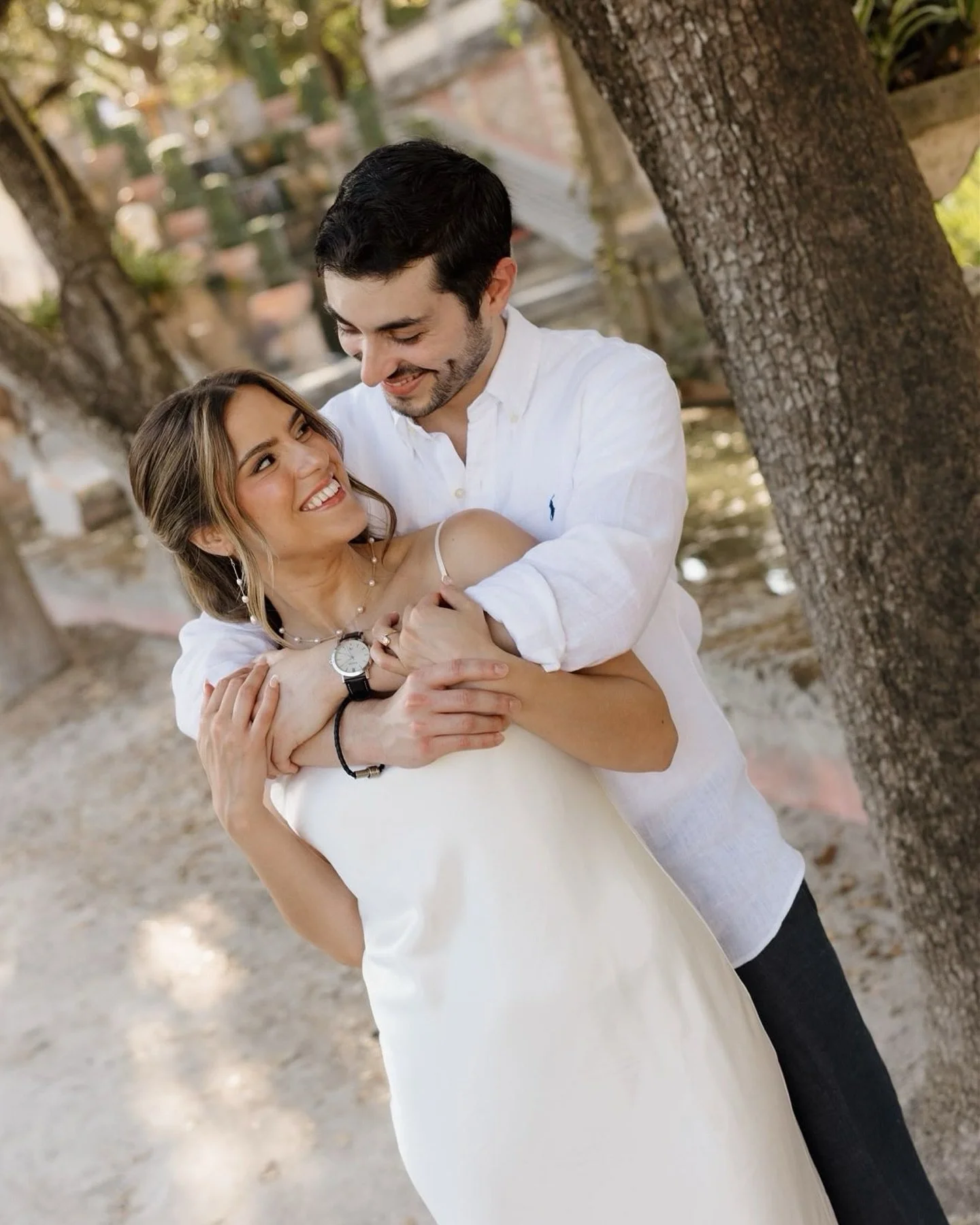 Romance in full bloom at Vizcaya ✨🌿 This stunning couple brought so much love and joy to one of Miami&rsquo;s most magical backdrops&mdash;an engagement session straight out of a fairytale. 💍💕