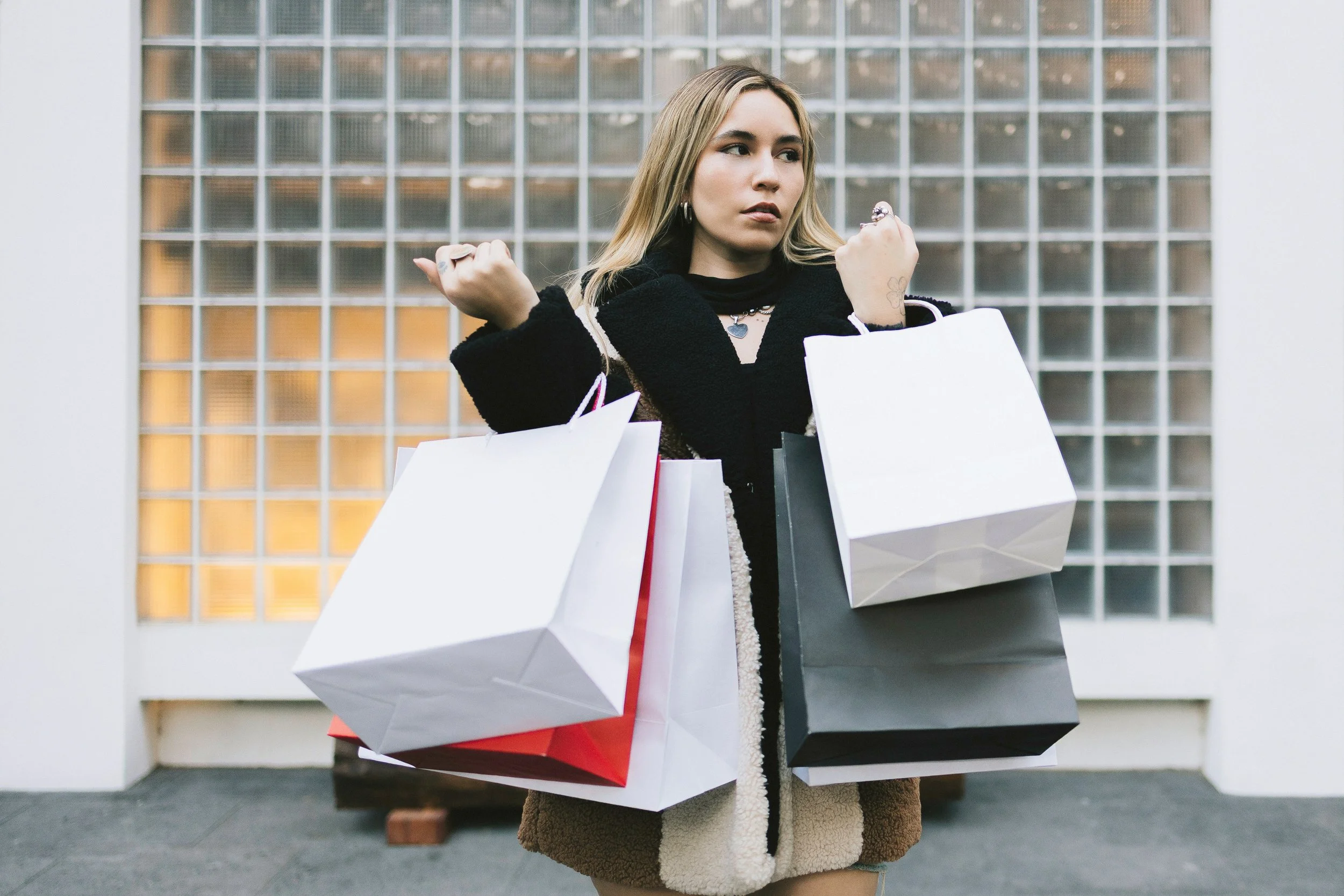 When Shopping Becomes the Only Warmth. A Somatic Therapy Approach to Compulsive Behavior