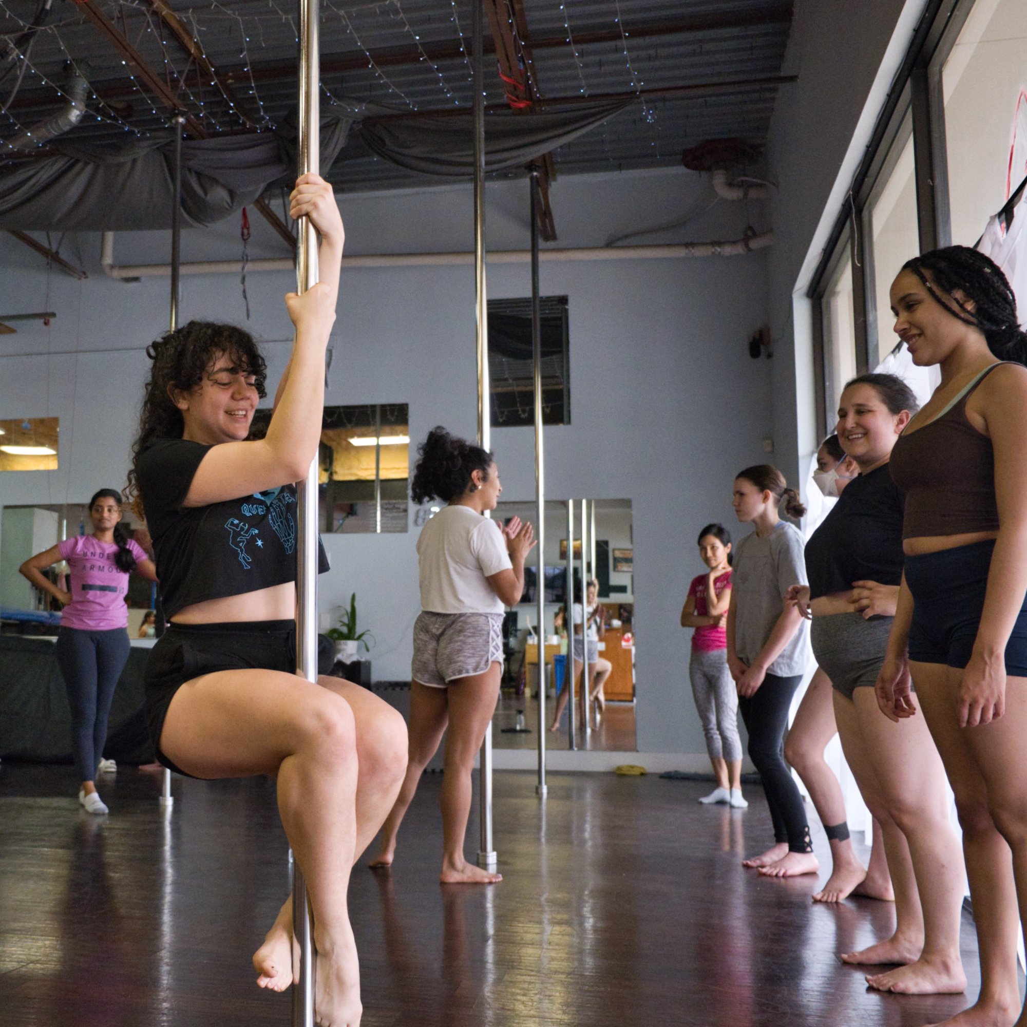 Learn) Funky Grip - Advanced Pole Dance Moves