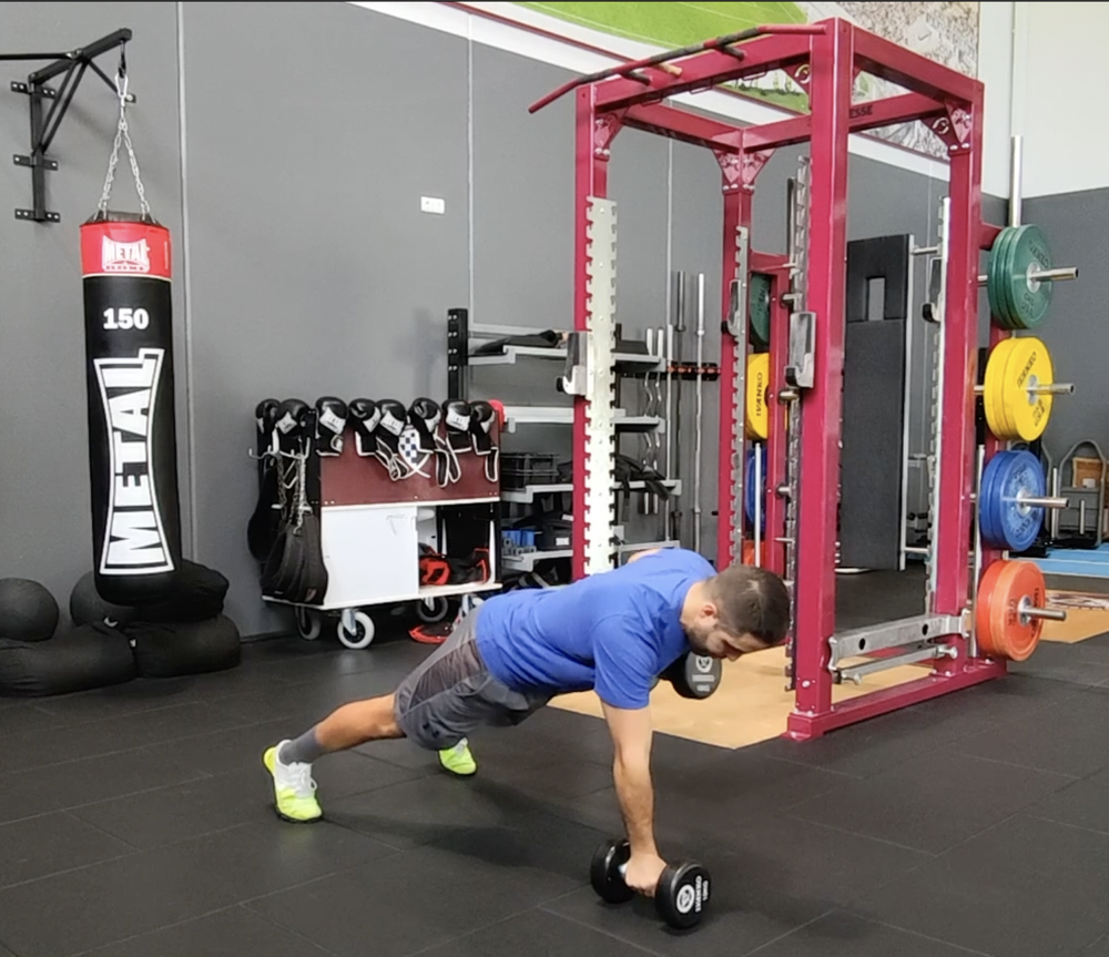 Renegade row aux haltères, travail de gainage et de force
