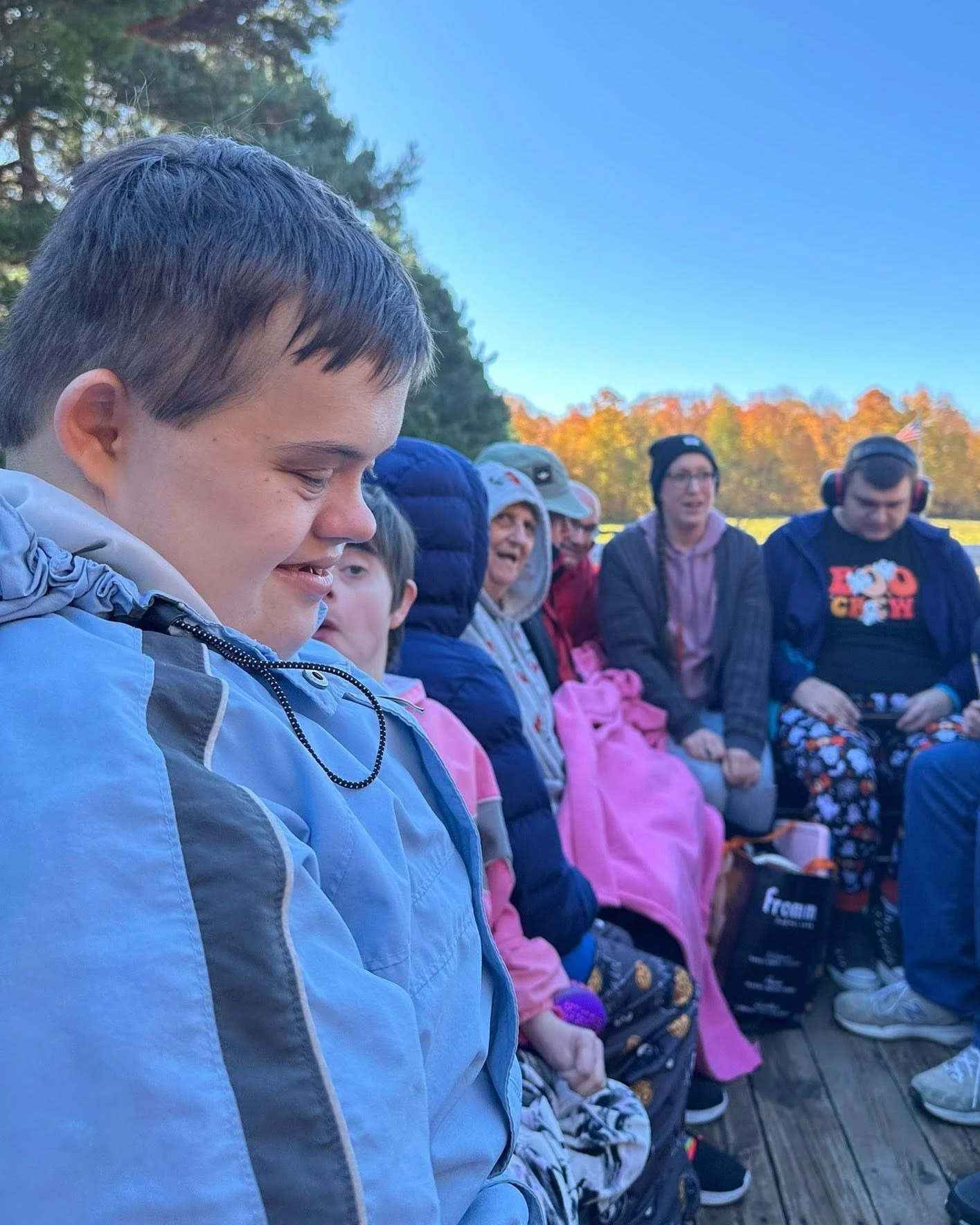 ๐๐ Had an absolute blast at the @moomersicecream hayride yesterday—nothing says fall like crisp air, maple ice-cream, and a wagon full of laughter. Huge thanks to @bata_transit for getting us there with ease! ๐โจ #FallFun #moomersicecream