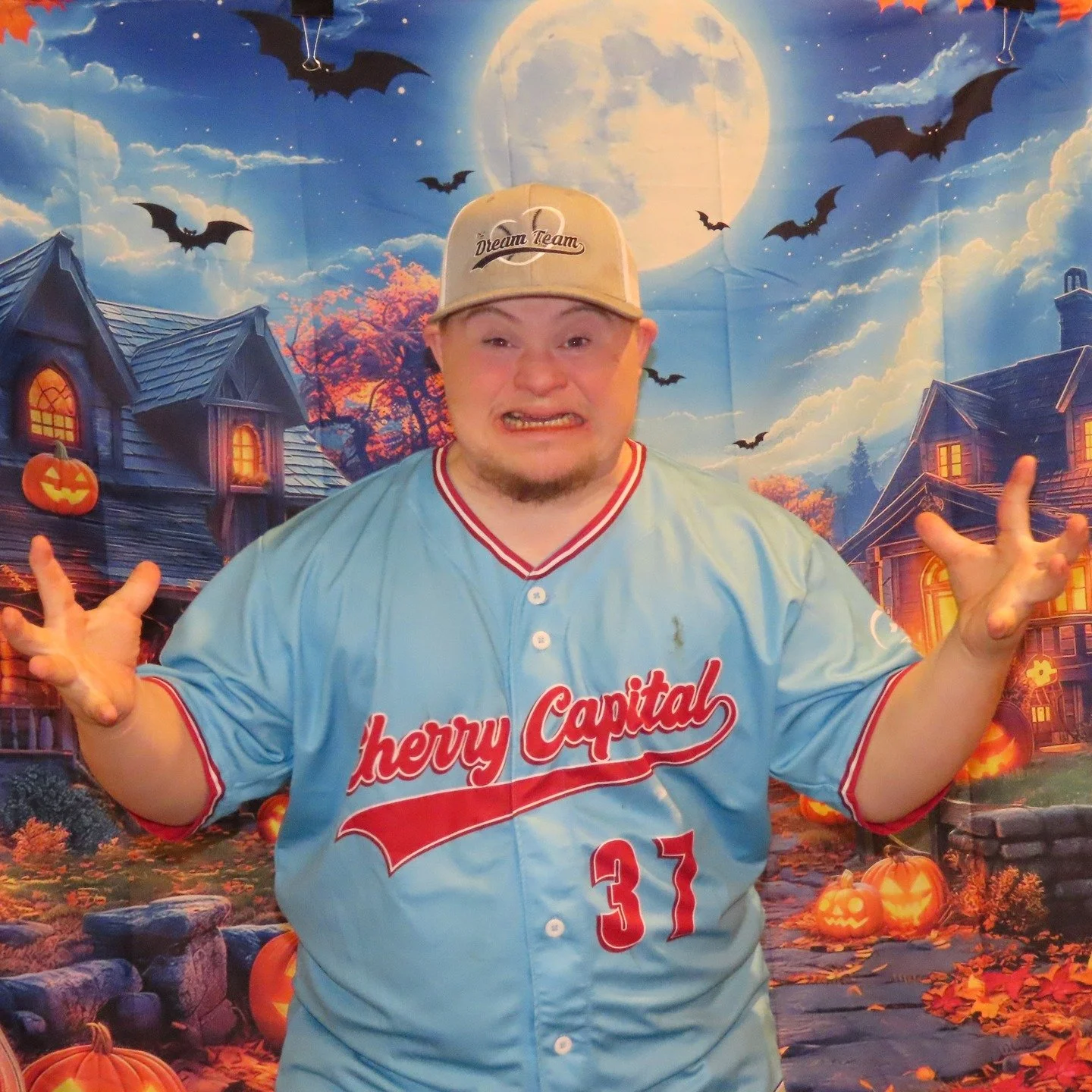 ๐ป Halloween Dance Photobooth!
๐ซ@tc_elkslodge_323 
๐ท Photos by @boomer__9294 & @_elianalanaievans_