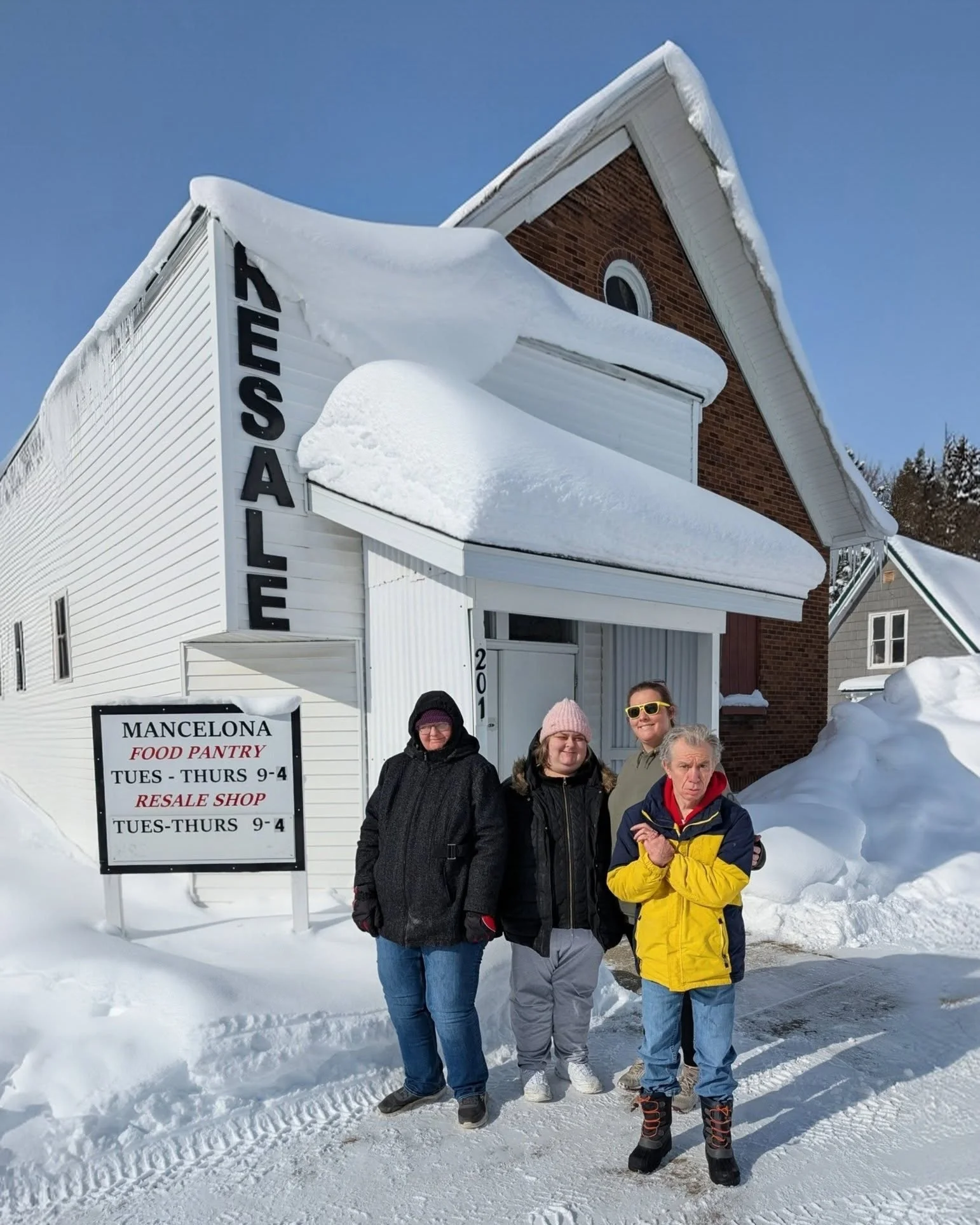 Every week, our Mancelona team members jump into action with a Food Rescue of Northwest Michigan pickup from the amazing folks at Family Fare  and deliver it straight to the Mancelona Food Pantry and Resale Shop ! 🥫🚐💙
Our folks are making real dif