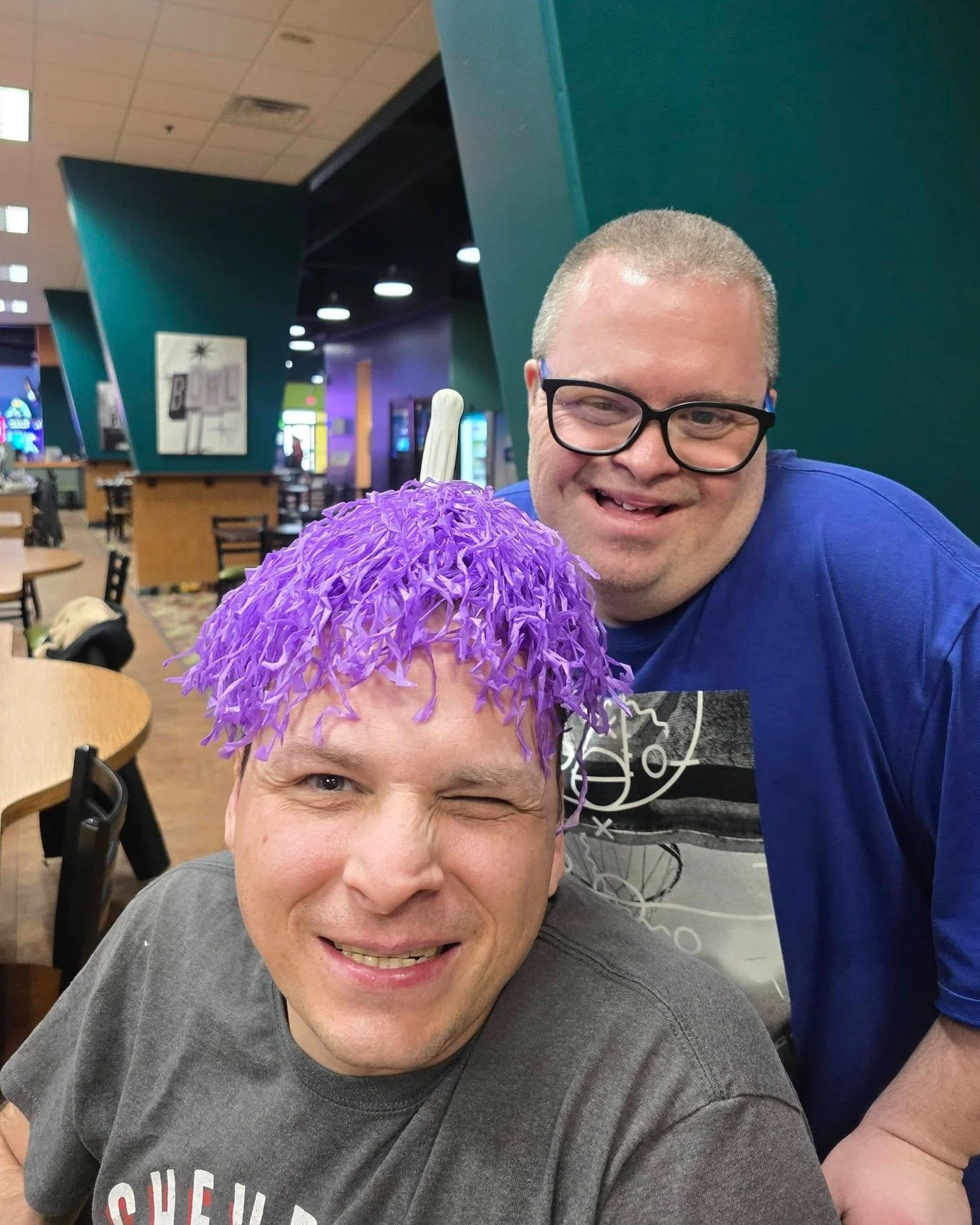 Always a good time @incrediblemos 🎳💥 🙌