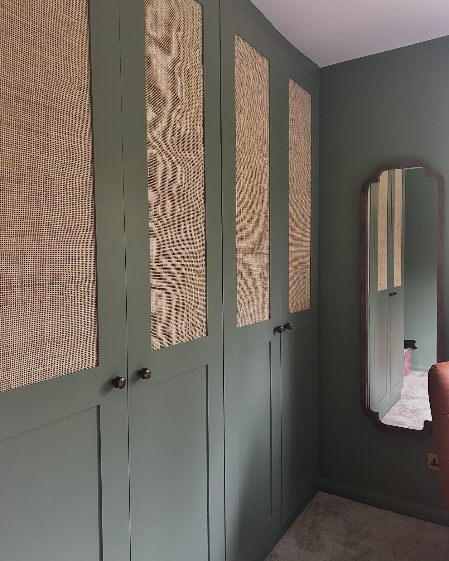 From Chaos to Calm: The Wilton Wardrobe Reveal✨

Swipe to see the before, the concept, and the finished design!

This bespoke wardrobe was part of the Wilton Project &mdash; designed to bring order, warmth, and personality to a this bedroom. 
We repl