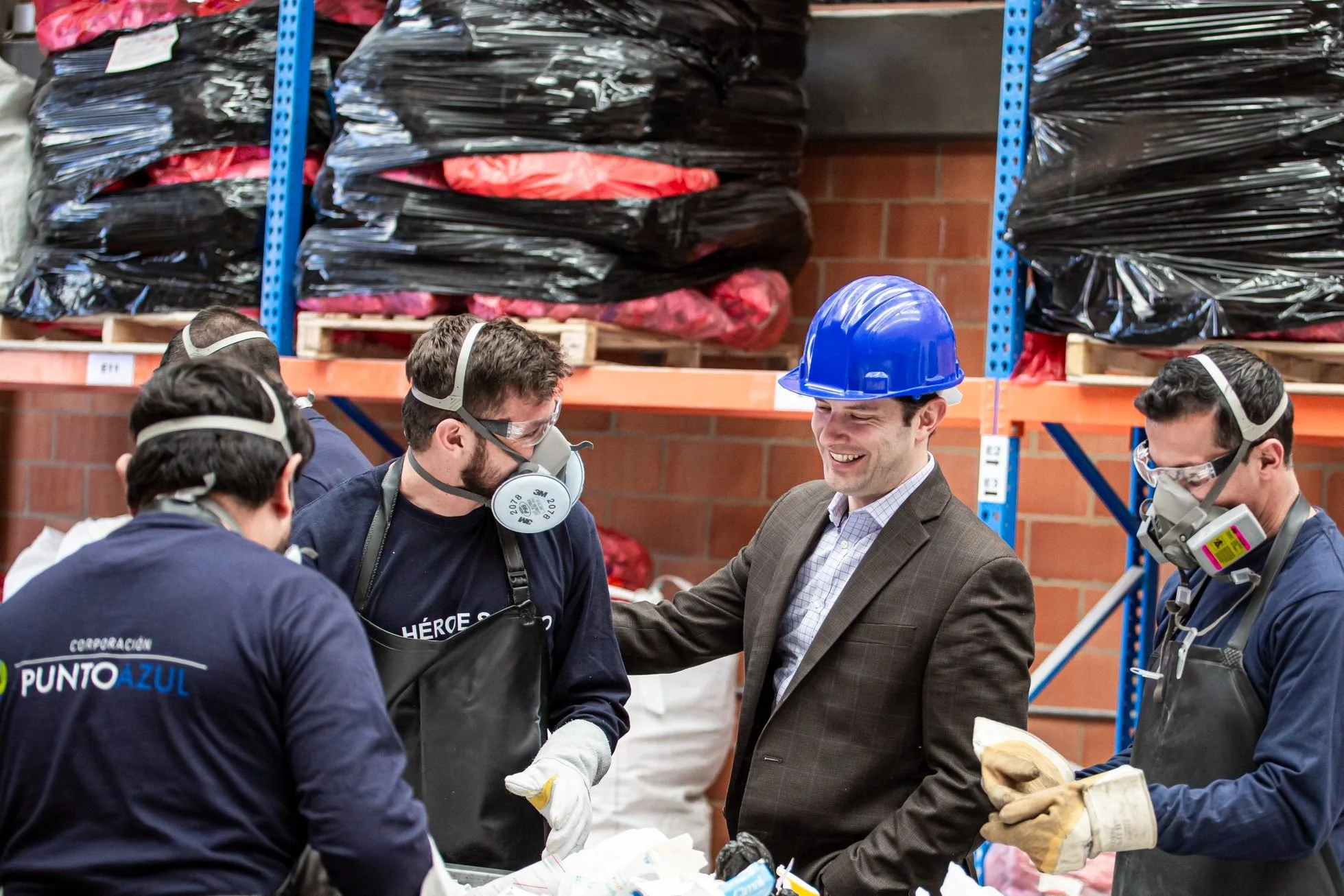    Con acciones como la capacitación y certificación de 3.500 droguistas en la gestión adecuada de residuos de fármacos y la firma de una alianza inédita con Acoplásticos, Punto Azul quiere ratificar su rol del colectivo de sostenibilidad más importante del país.   