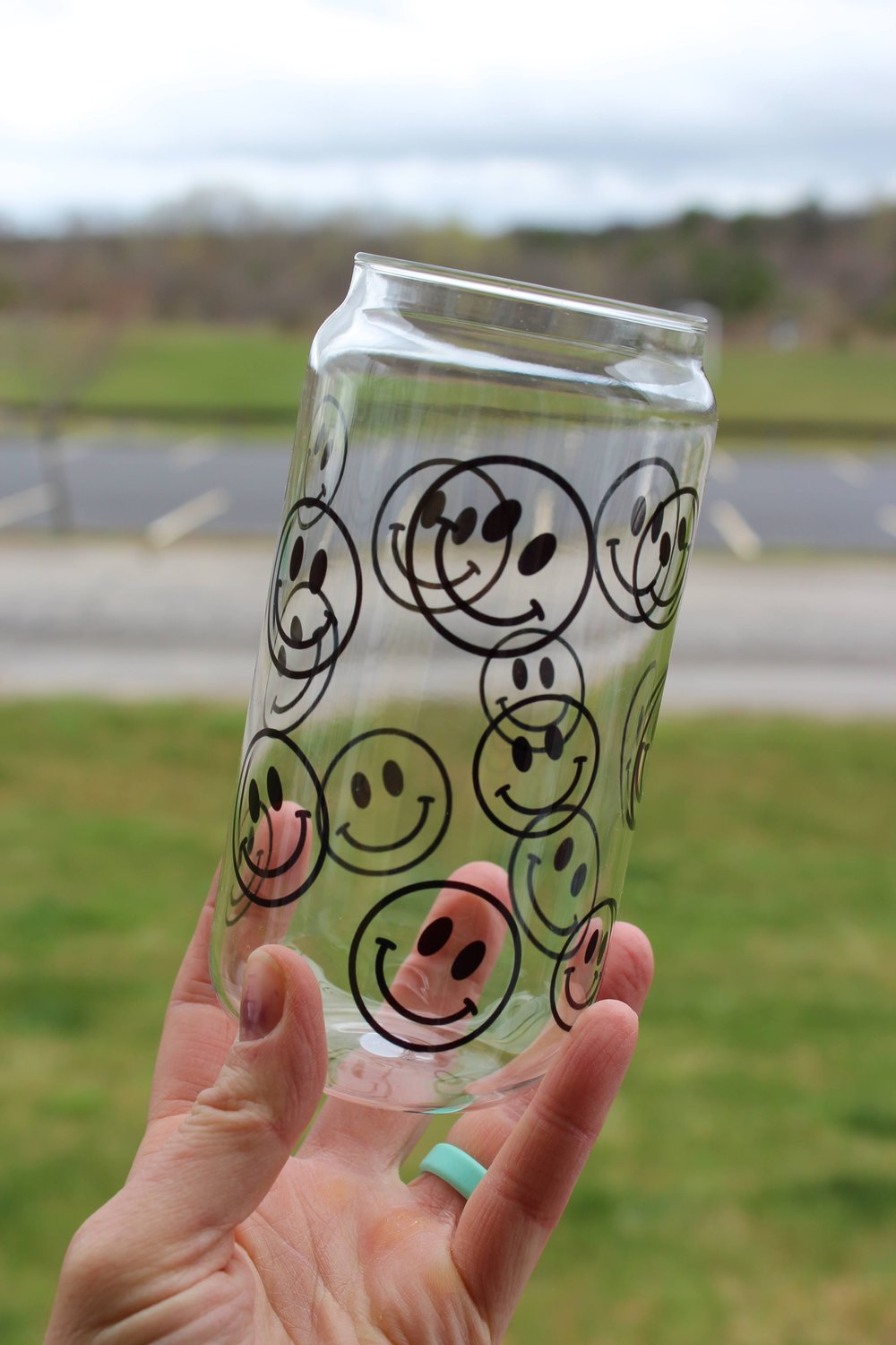 White Smiley Can Glass Cup With Bamboo Lid + Metal Straw