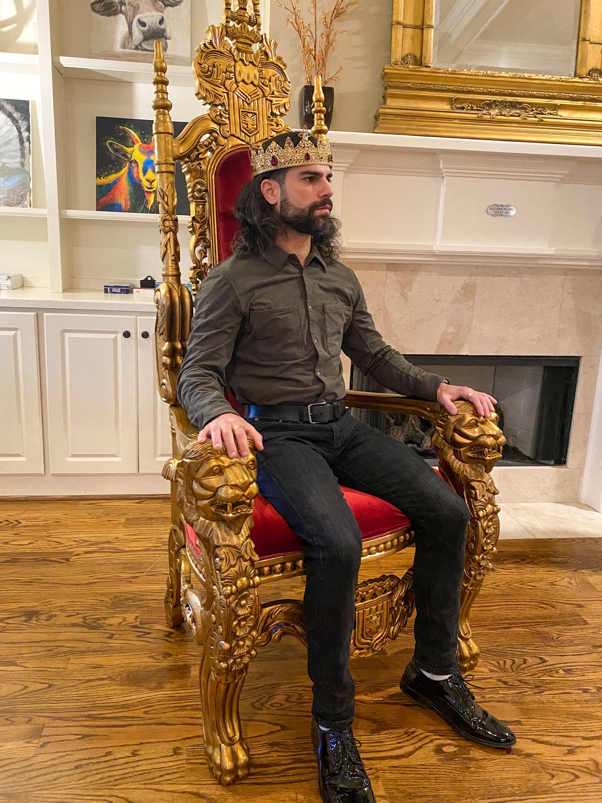Apparently Gabo was coronated king of the Atlanta Airbnb. ¡Viva el rey Gabo!
