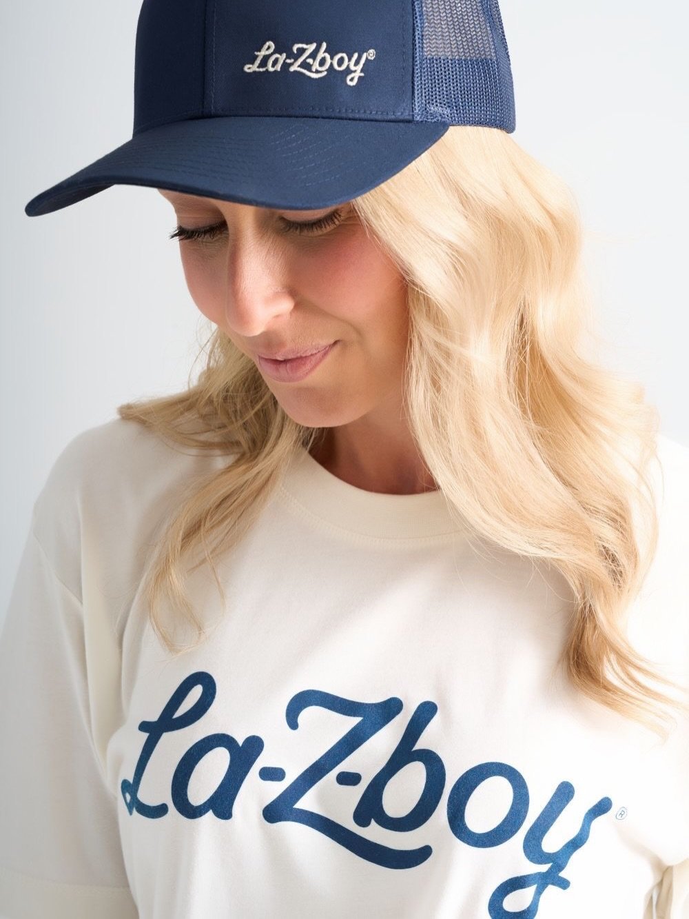 New Work For La-Z-boy 🧢
&bull;
Thank You @lockemodels 
.
.
.
.
.
#lockemodels #lazboy #commercialmodel #printmodel #hatmodel
