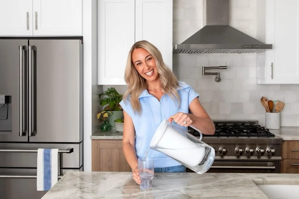 Cheers To Hydration💧
&bull;
More Work From Lifestraw Drop 
&bull;
Thank You @wilhelmina_rockymountains 
.
.
.
.
.
.
#lifestraw #wilhelminarockymountains #commercialmodel #workingmodel #watcherpitcher