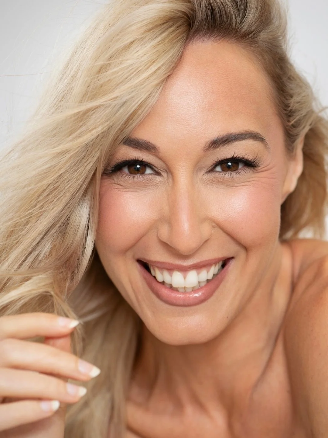 Don&rsquo;t Ever Apologize For The Fire Inside You 🌟
&bull;
📸 @patrickdsimmonsphoto 
💄 @bryjeanartistry 
.
.
.
.
.
#closeupbeauty #beautyphoto #beautyphotoshoot #beautycloseup #closeupmakeup