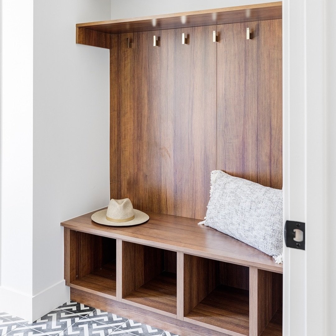 How do you guys feel about the built in coat rack/mud room? I honestly love it, even though it&rsquo;s a trend!