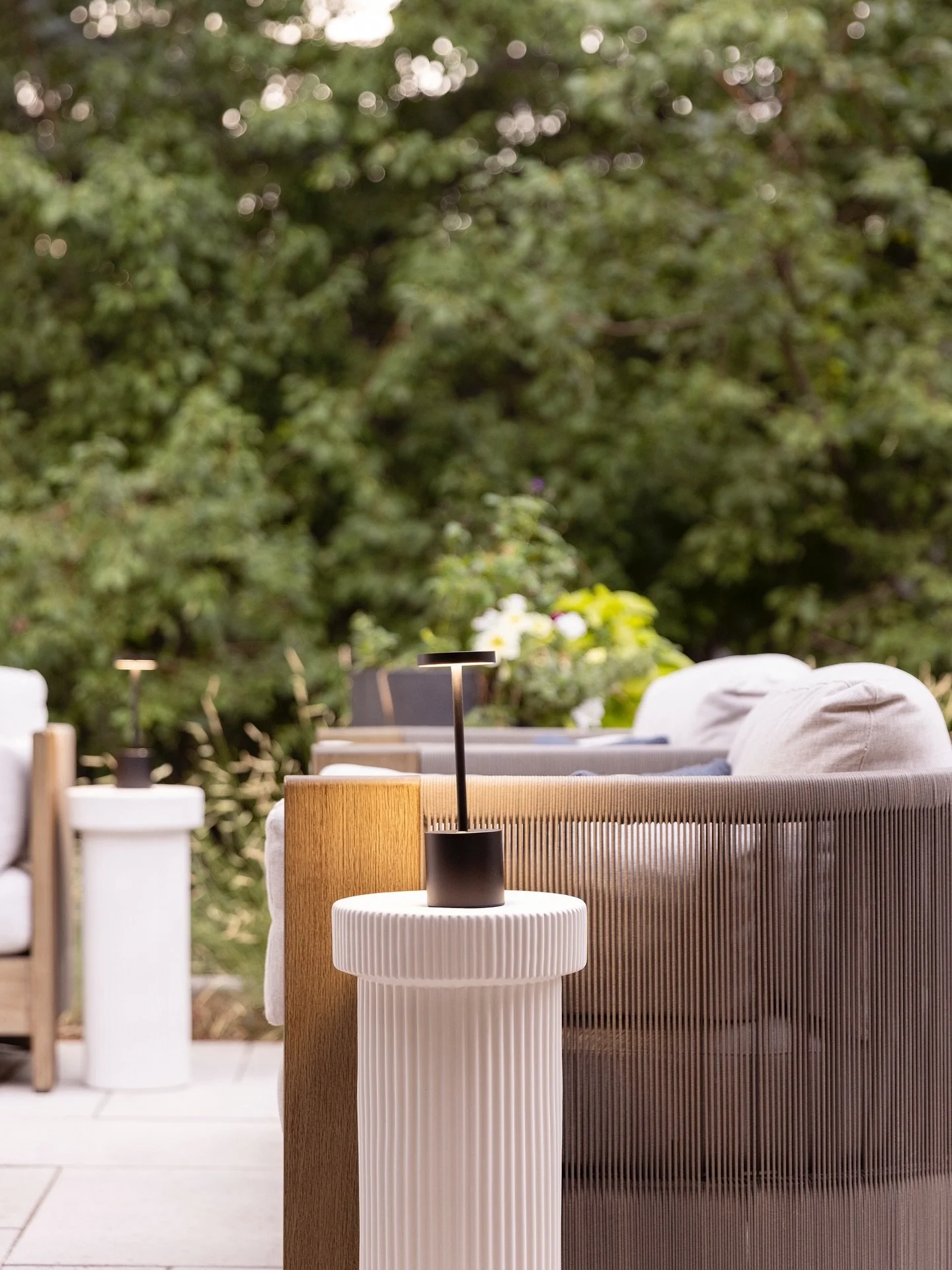 Crisp evenings 🍂 my busy season is winding down and I&rsquo;m so thankful for a slower pace coming in a few weeks. Until then I&rsquo;ll be dreaming of slow evenings.

Client: @thedesignbar_interiors